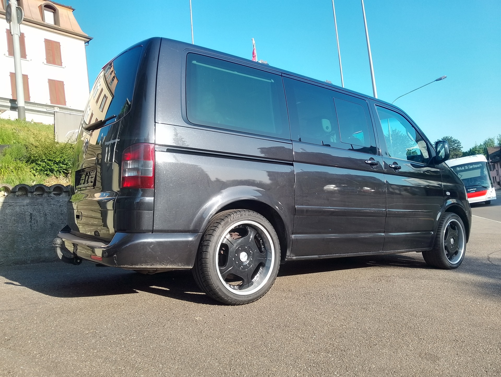 VW T5 Multivan Highline 2.5 TDI-image-11