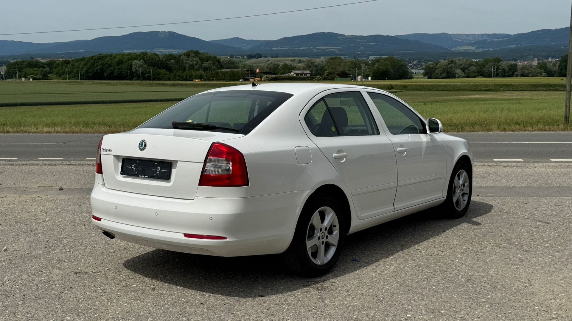 SKODA Octavia 1.8 TSI Ambition DSG-showroom-element-2