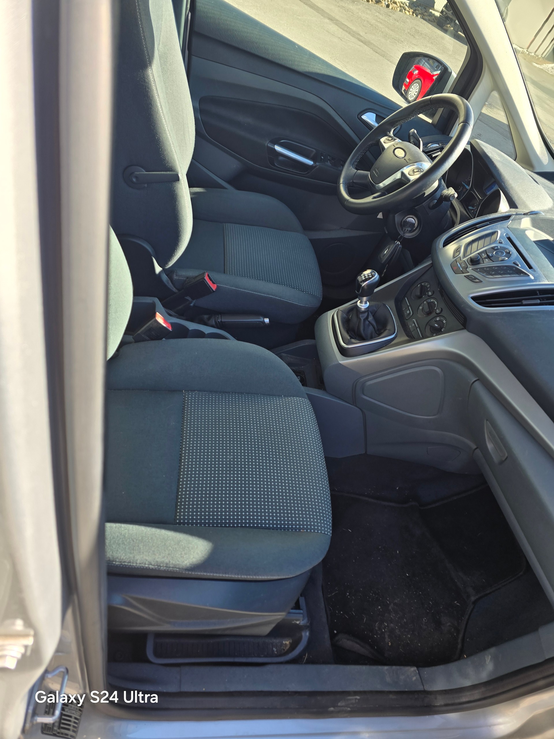 FORD C-Max 1.0 SCTi Ambiente-image-12