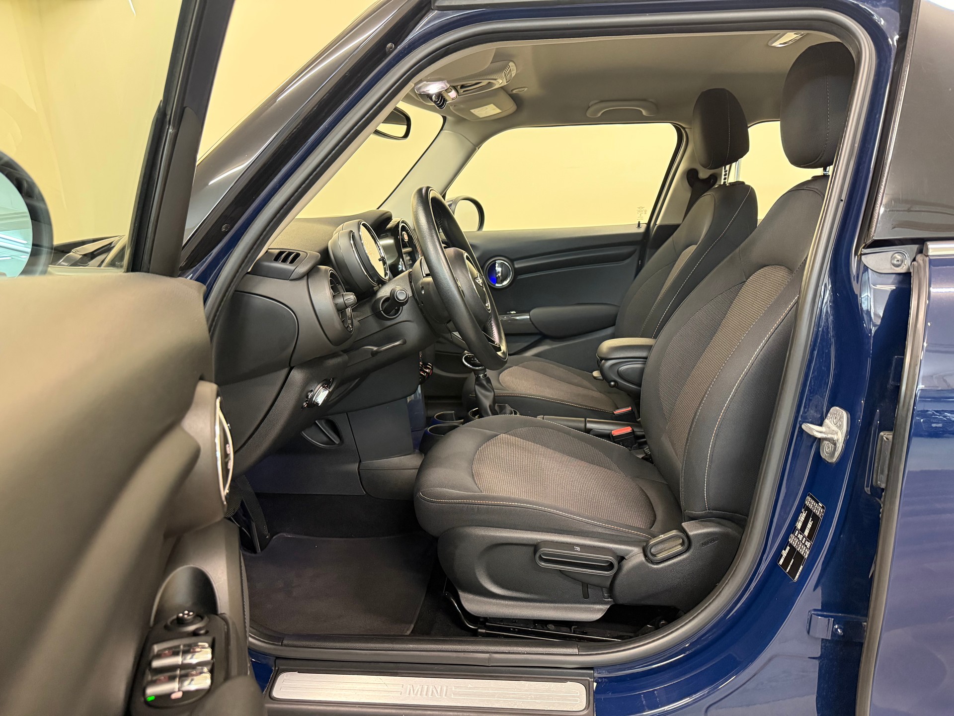 MINI Cooper D Steptronic-image-11