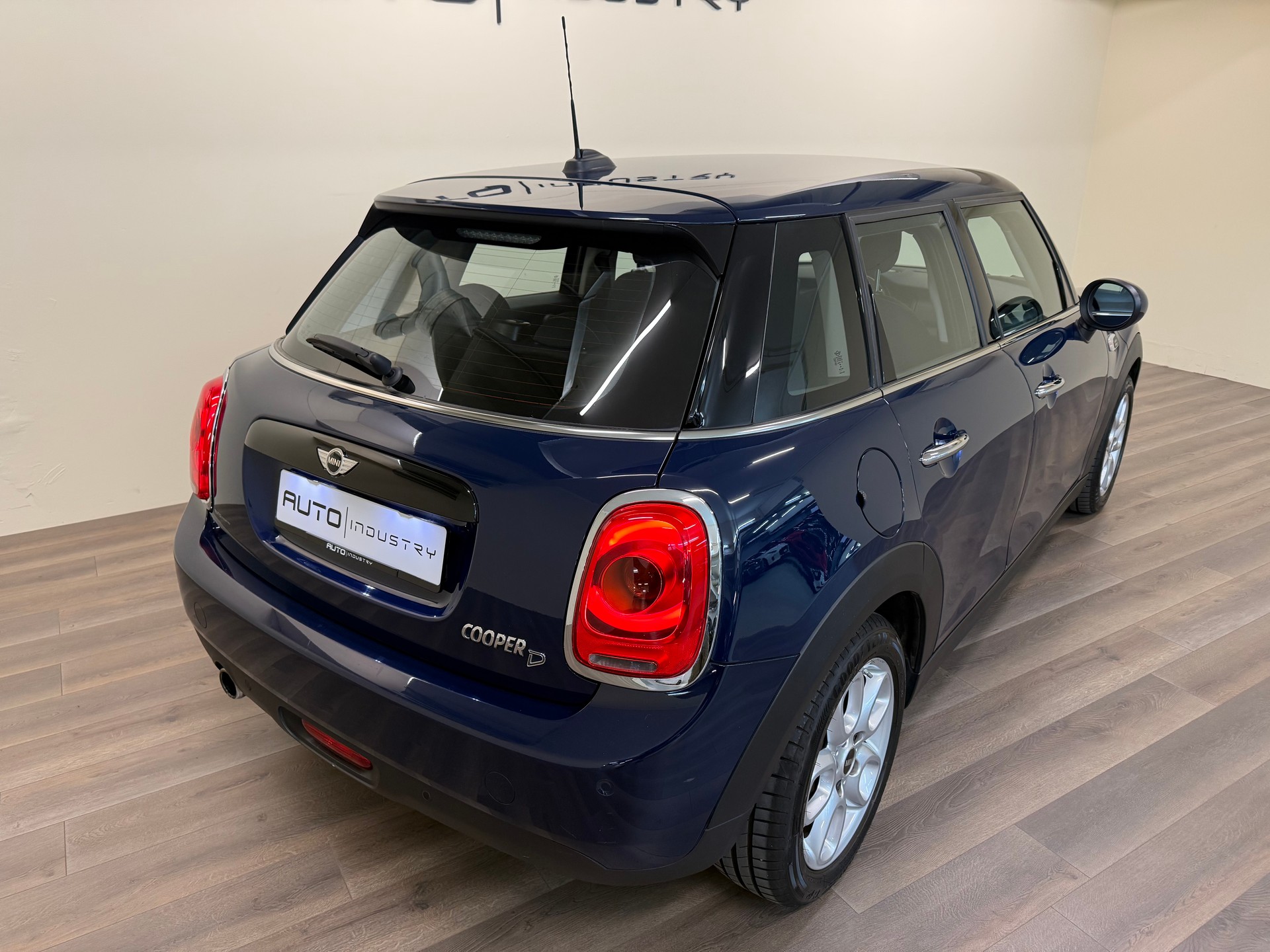 MINI Cooper D Steptronic-image-4