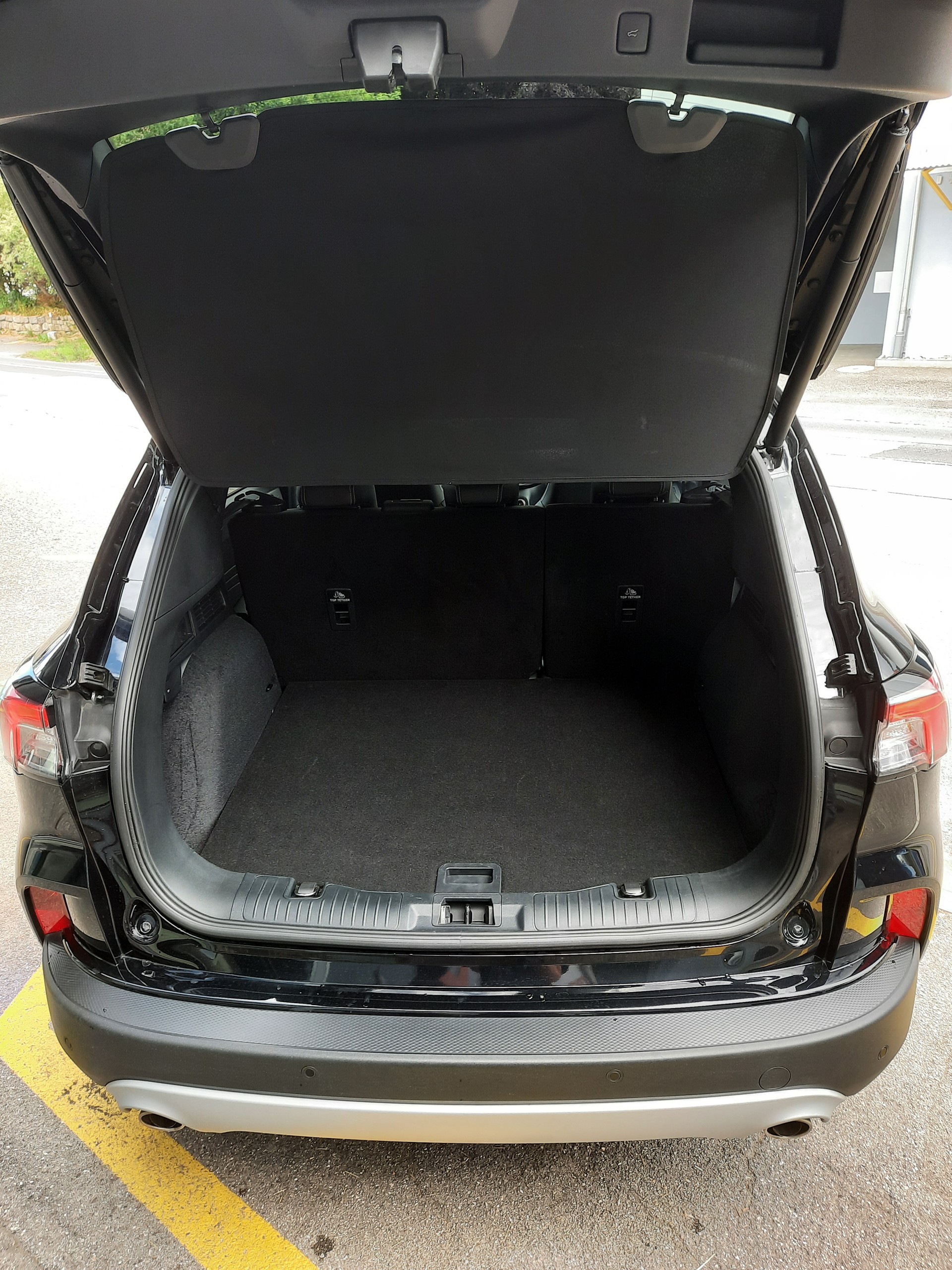 FORD Kuga 2.5 FHEV Titanium X 4WD-image-6