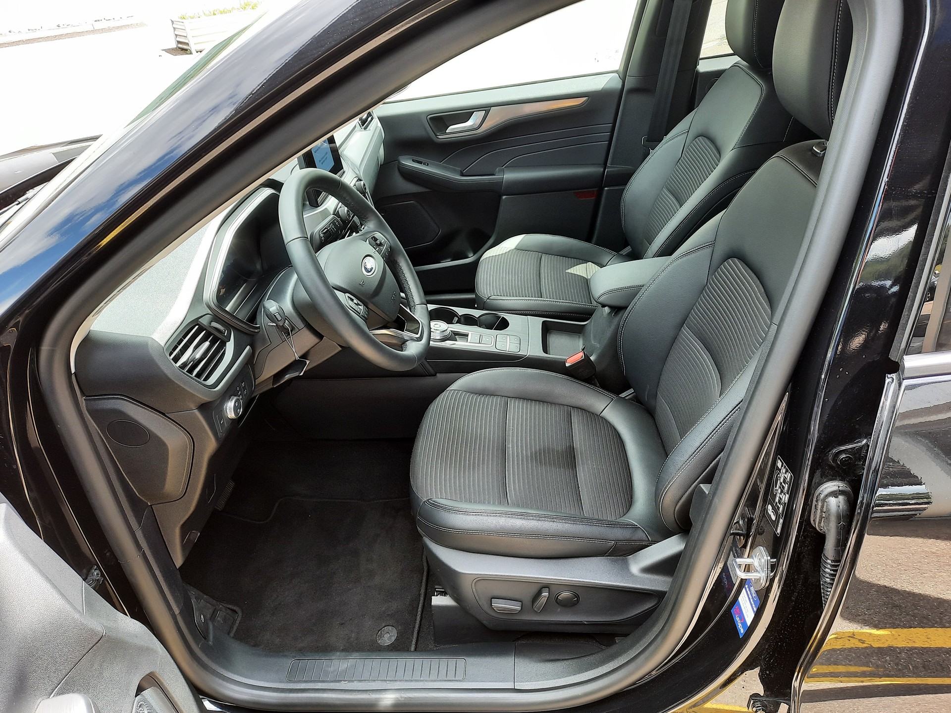 FORD Kuga 2.5 FHEV Titanium X 4WD-image-7