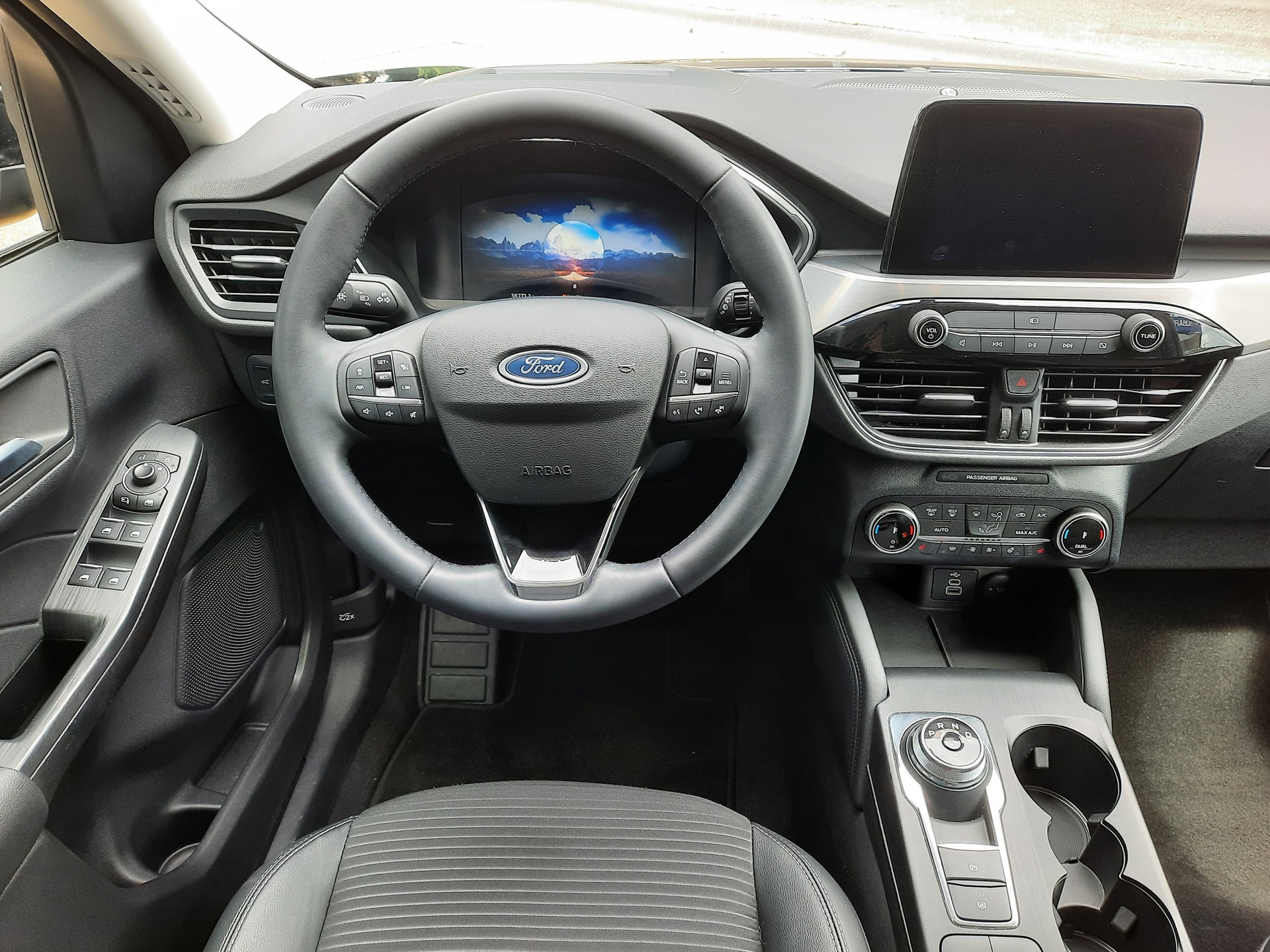 FORD Kuga 2.5 FHEV Titanium X 4WD-image-8