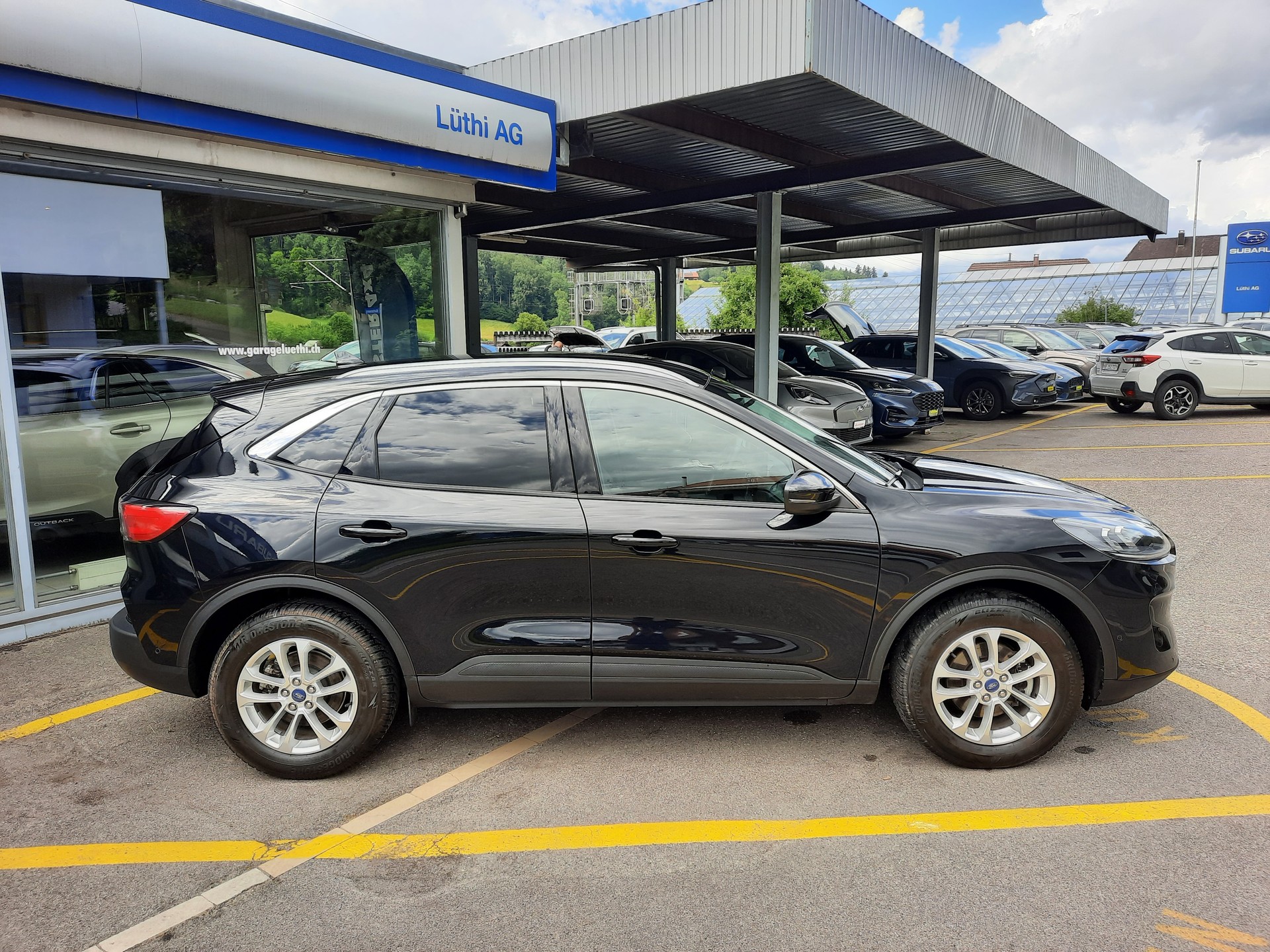 FORD Kuga 2.5 FHEV Titanium X 4WD-image-4