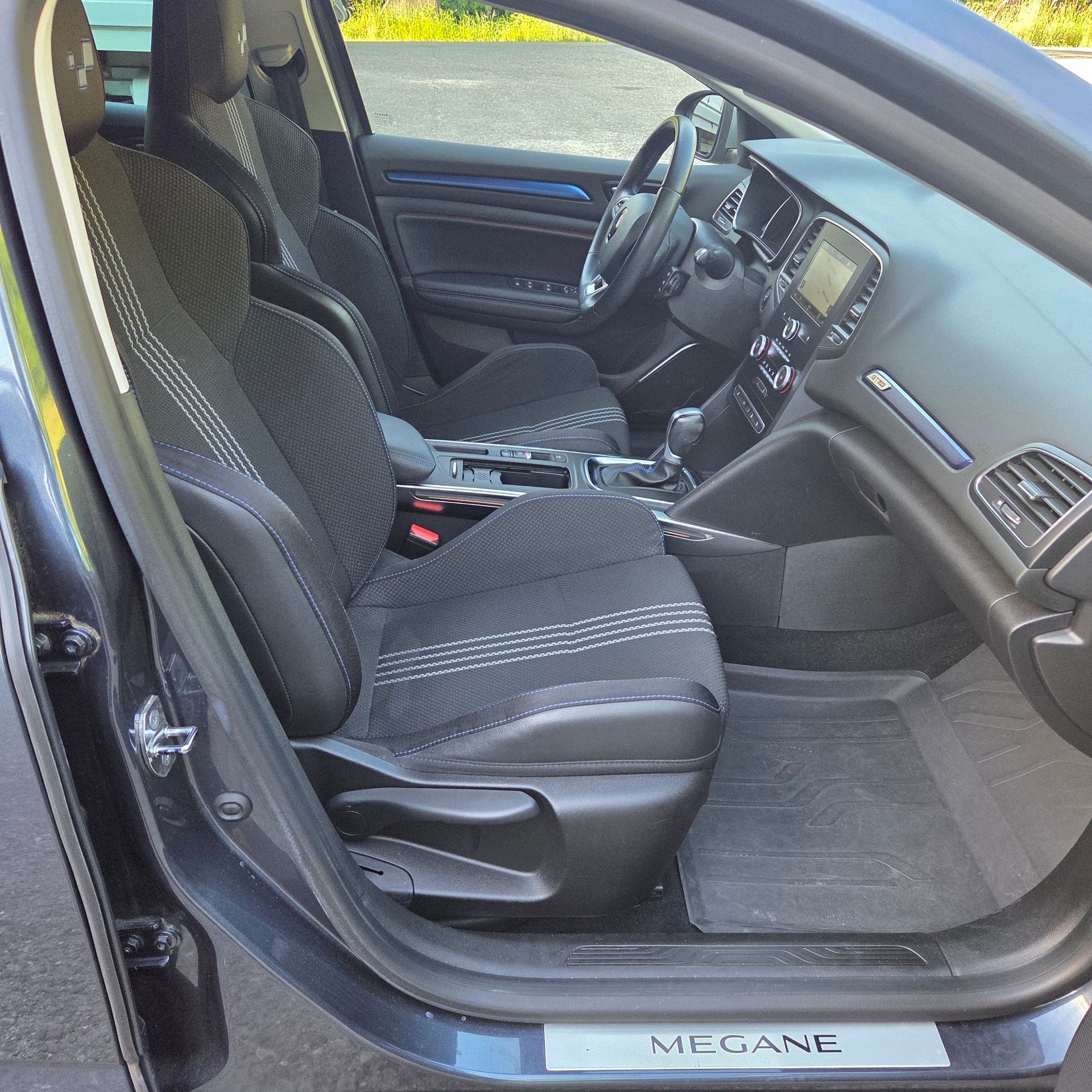 RENAULT Mégane Grandtour 1.5 dCi GT Line EDC-image-11