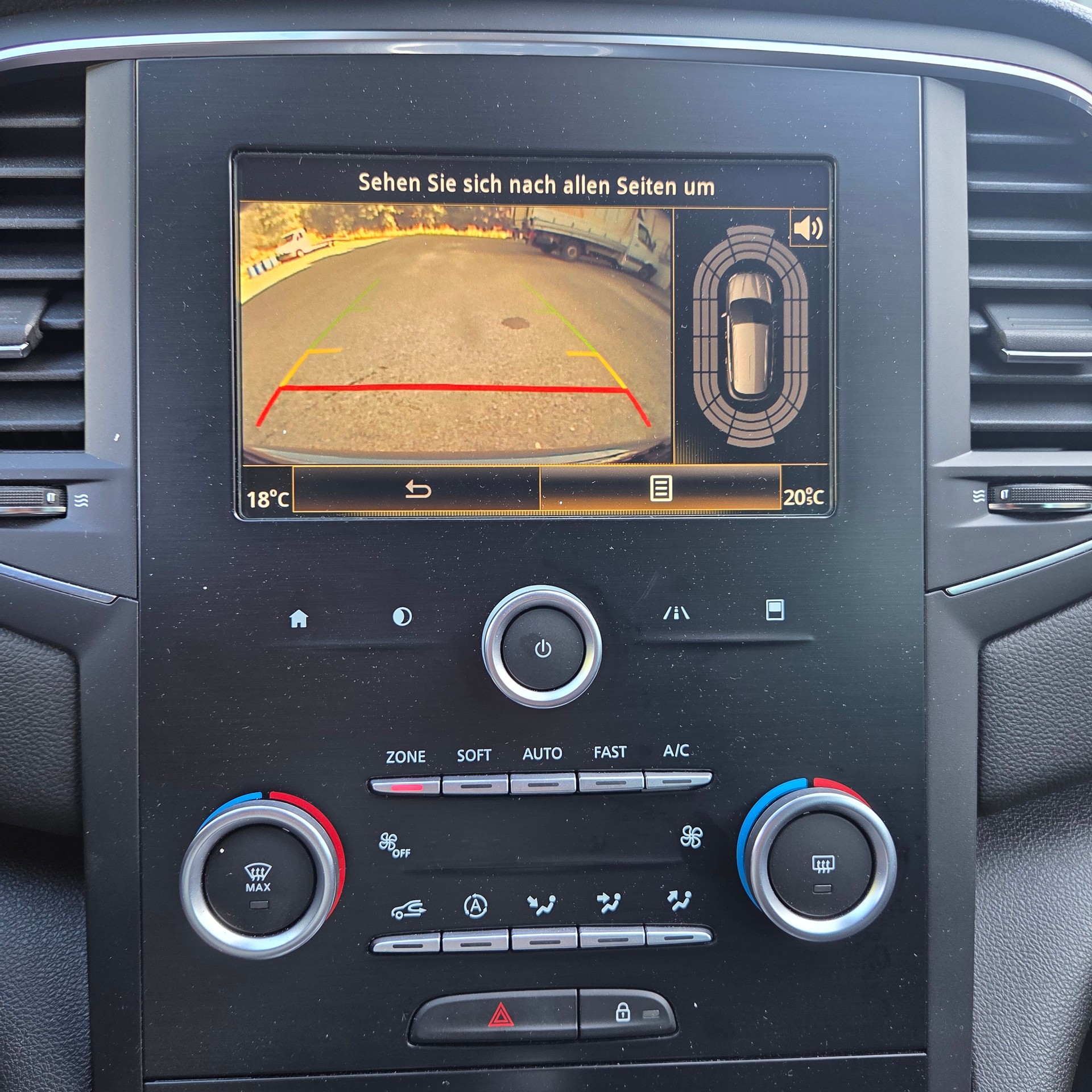 RENAULT Mégane Grandtour 1.5 dCi GT Line EDC-image-14