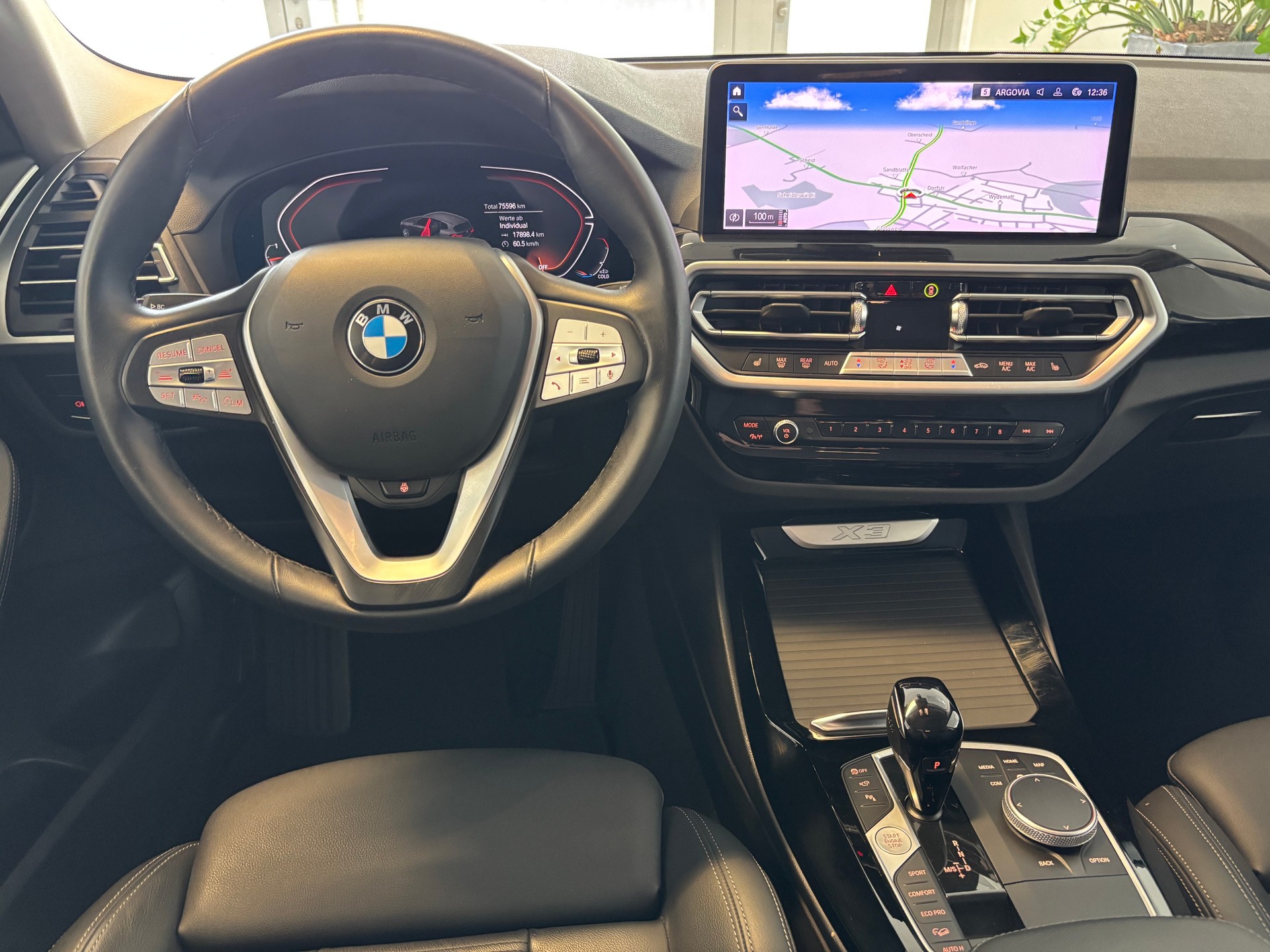 BMW X3 xDrive 20i-image-13
