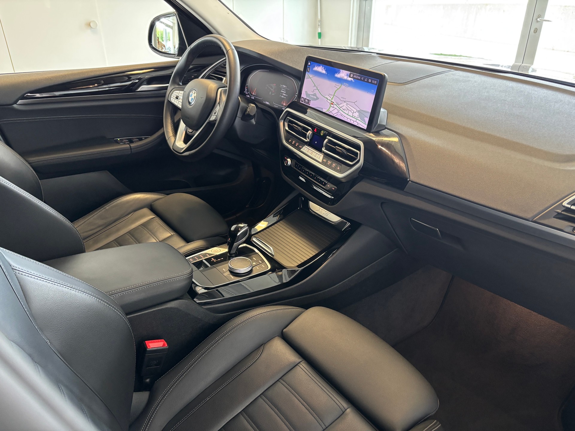 BMW X3 xDrive 20i-image-7