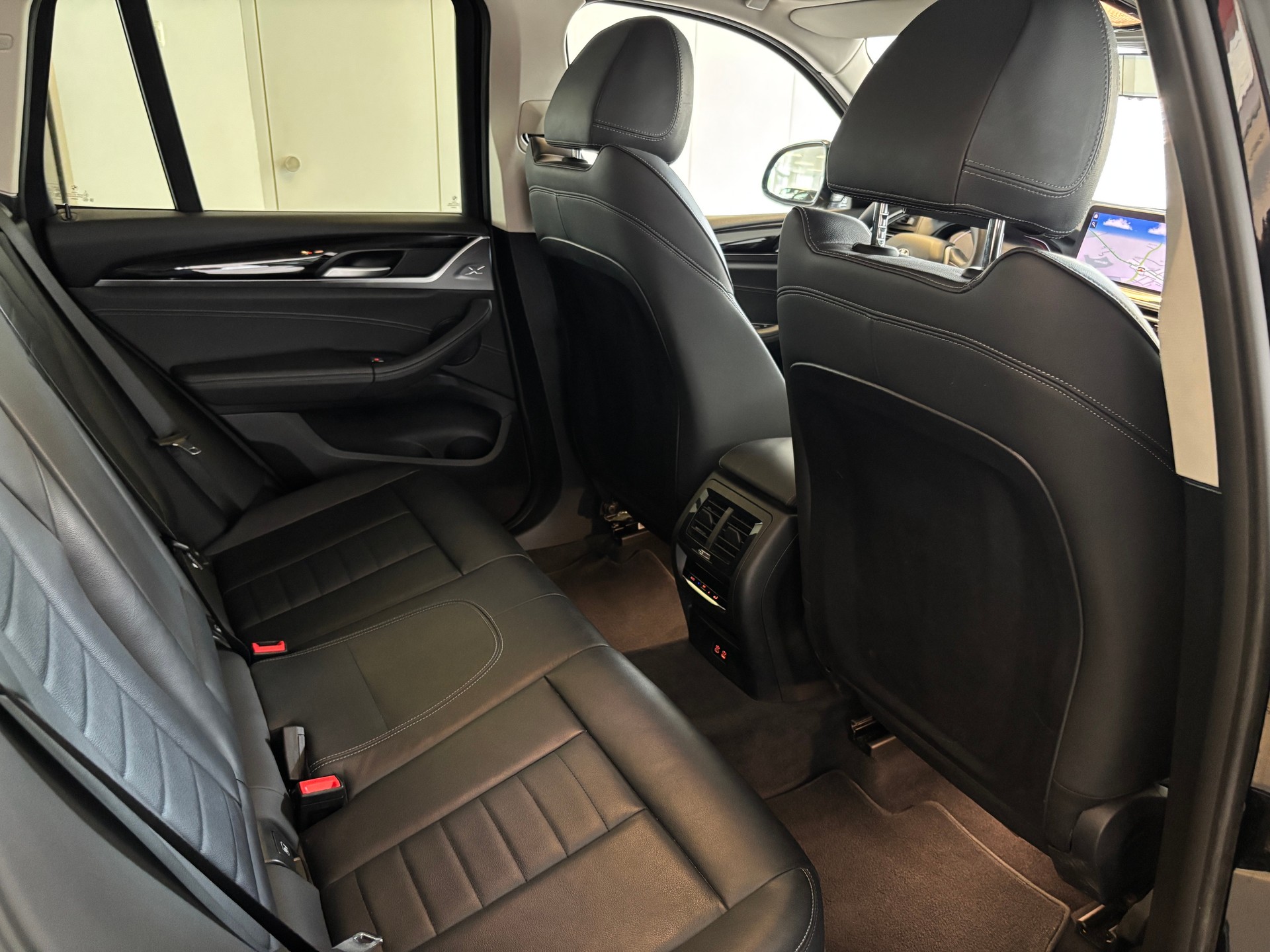 BMW X3 xDrive 20i-image-11