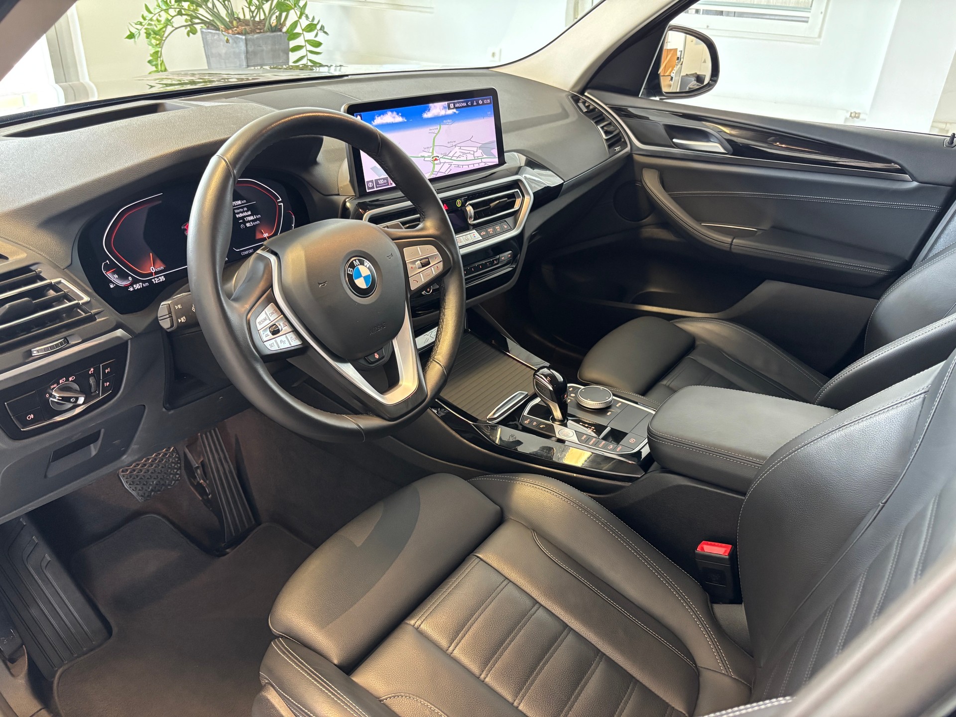 BMW X3 xDrive 20i-image-4