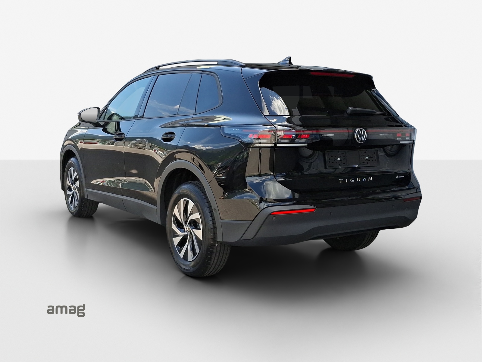 VW Tiguan 2.0 TSI DSG R-Line United 4Motion-showroom-element-2