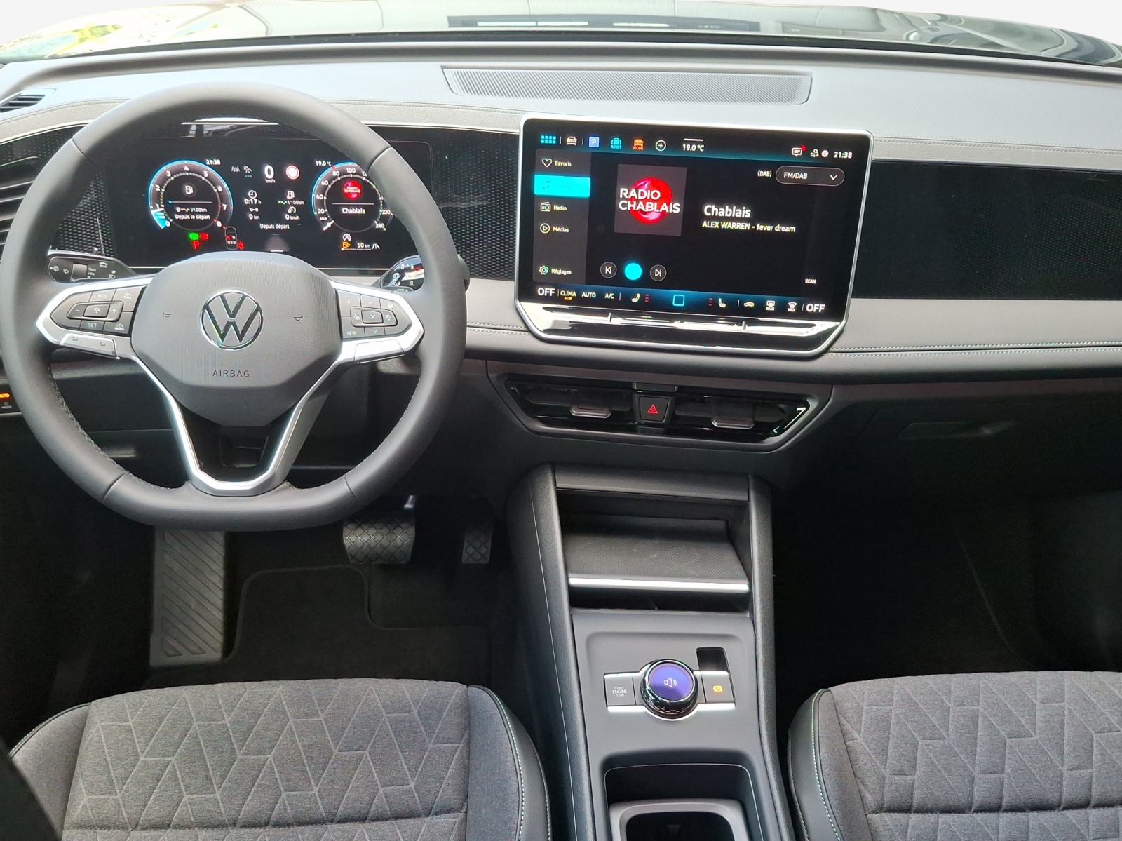 VW Tiguan 2.0 TSI DSG R-Line United 4Motion-image-8