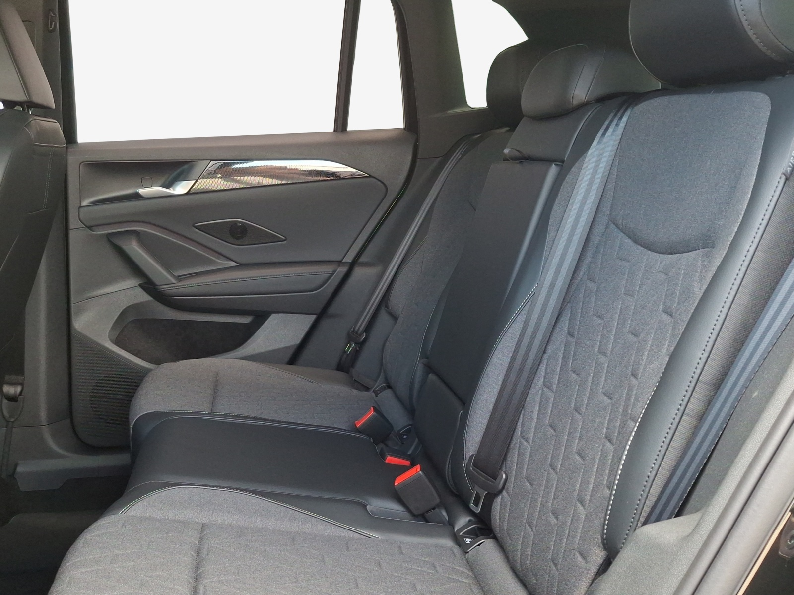 VW Tiguan 2.0 TSI DSG R-Line United 4Motion-image-11
