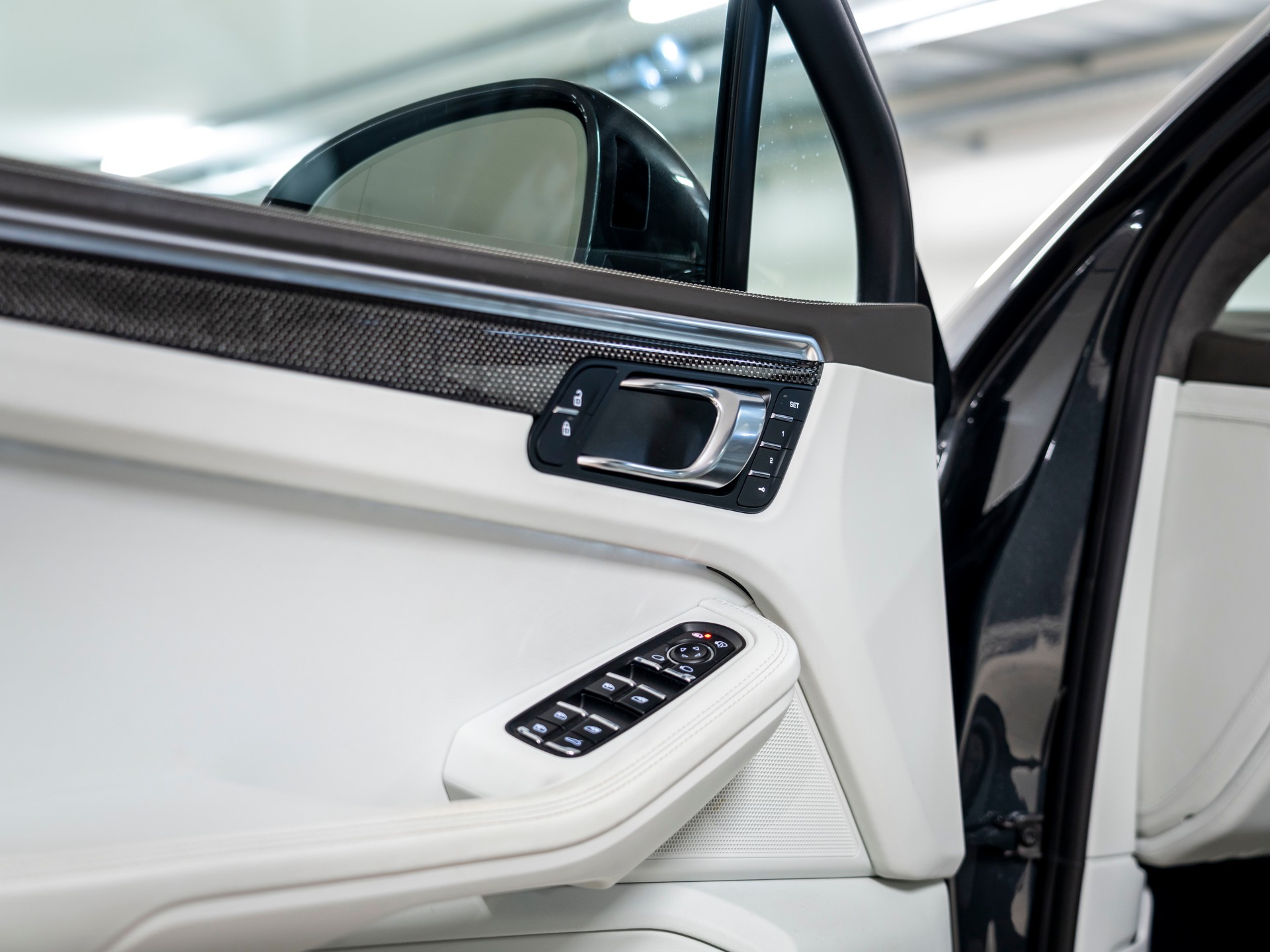 PORSCHE Macan Turbo PDK-image-18