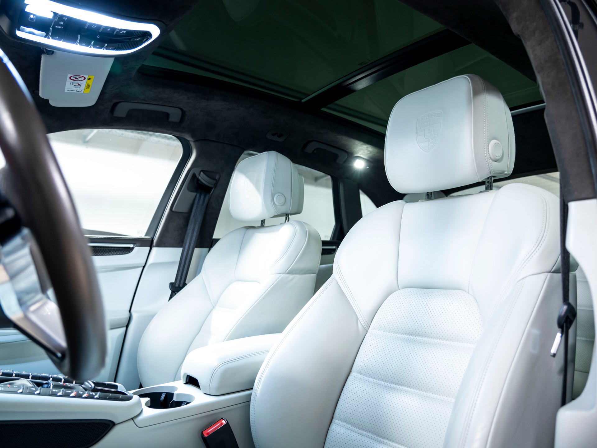 PORSCHE Macan Turbo PDK-image-11
