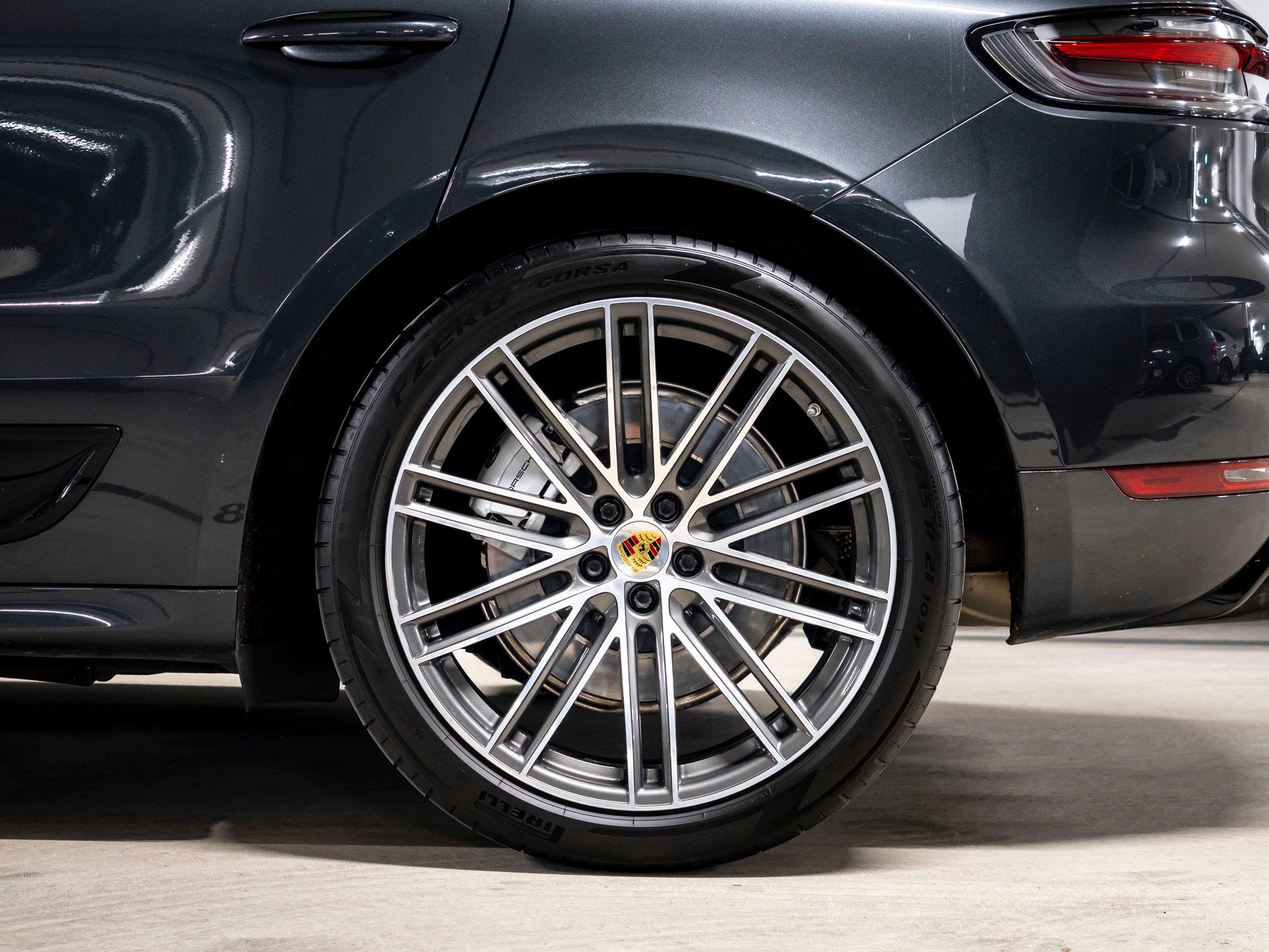 PORSCHE Macan Turbo PDK-image-10
