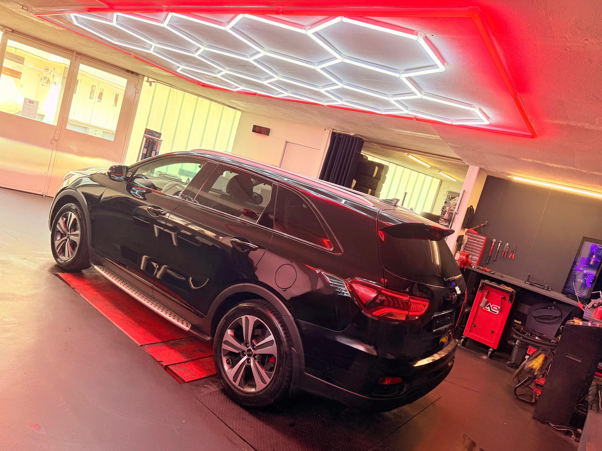 KIA Sorento 2.2 CRDI Style GT-Line 7P. Automatic-image-2