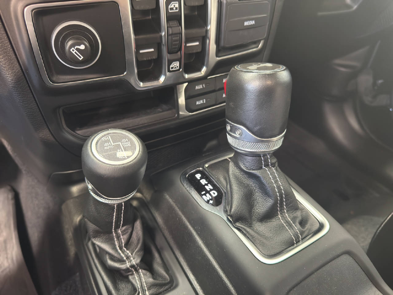 JEEP Wrangler 2.0 Turbo 4xe Sahara Unlimited-image-15