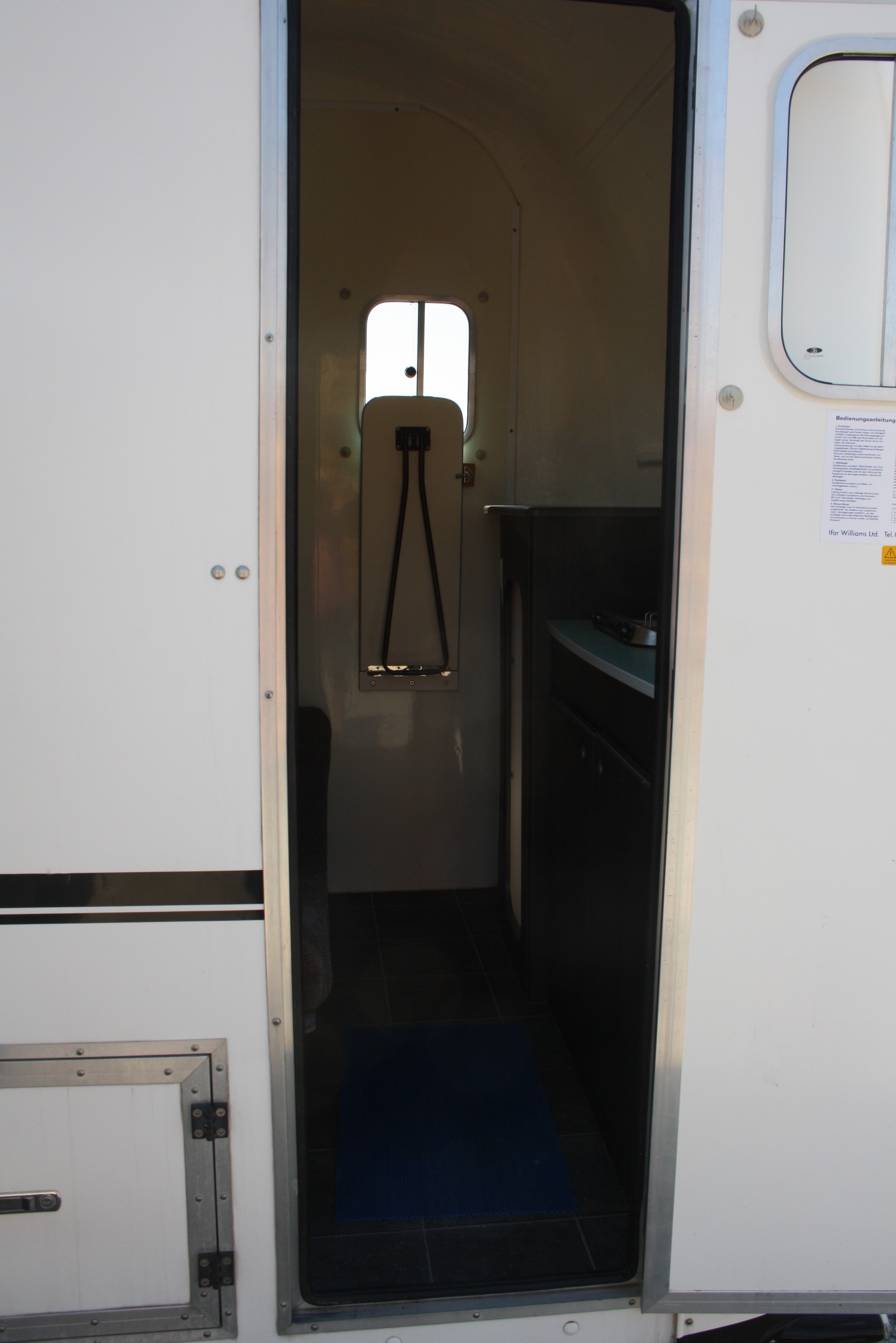 EQUI-TREK Show Treka M-image-11