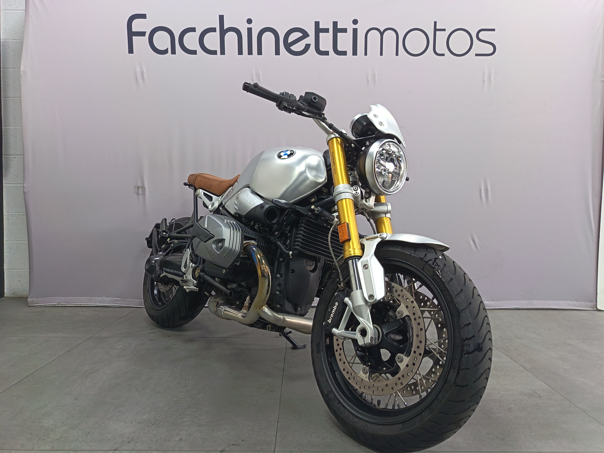 BMW R nineT-image-1