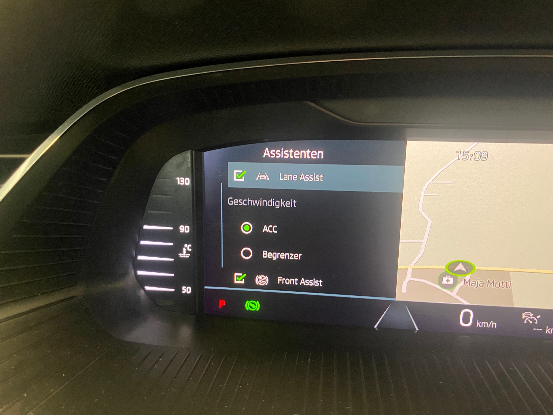 SKODA Octavia Combi 2.0 TDI DSG Ambition-image-17