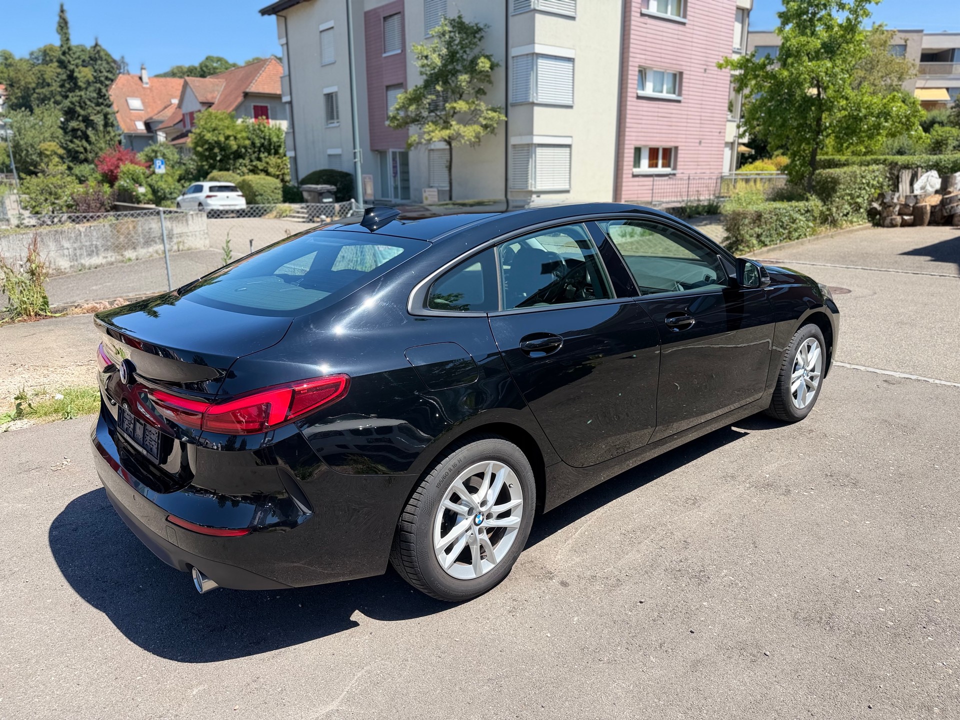 BMW 218d Gran Coupé-image-4