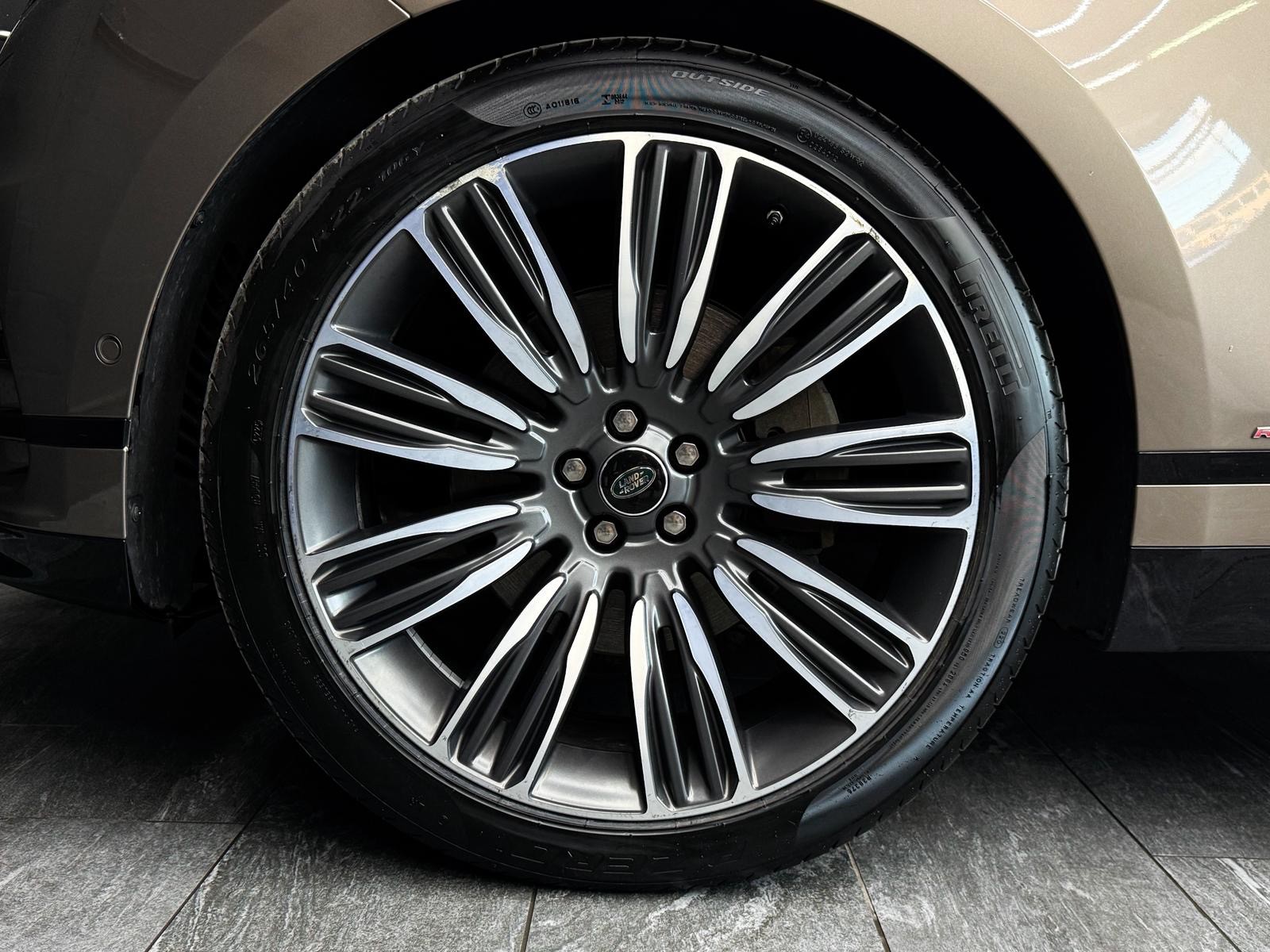 LAND ROVER Range Rover Velar R-Dynamic P 380 SE Automatic-image-18