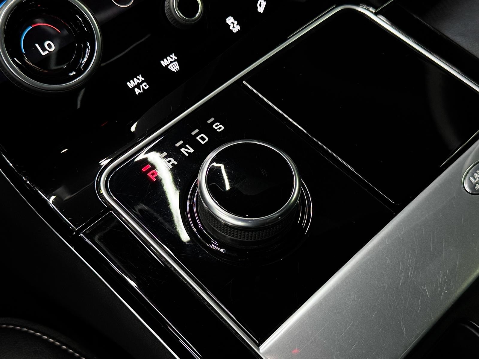 LAND ROVER Range Rover Velar R-Dynamic P 380 SE Automatic-image-16