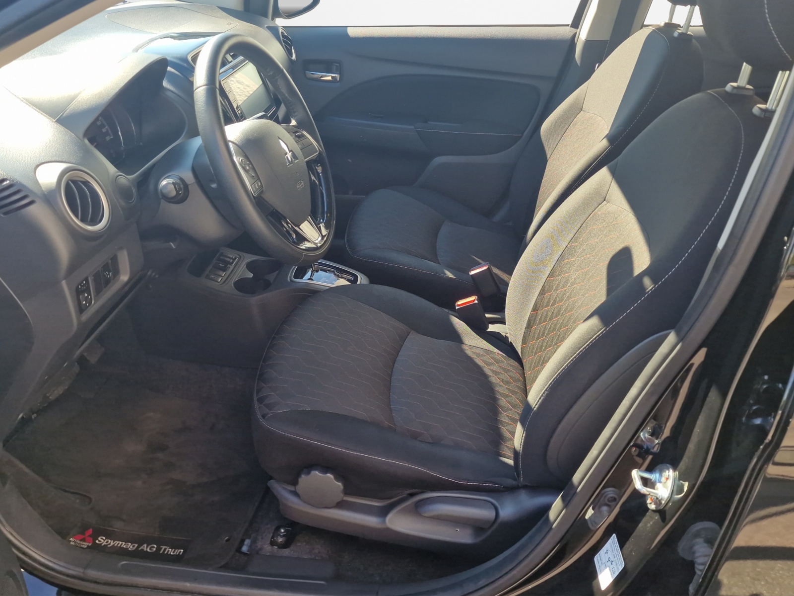 MITSUBISHI Space Star 1.2 CVT Invite-image-8