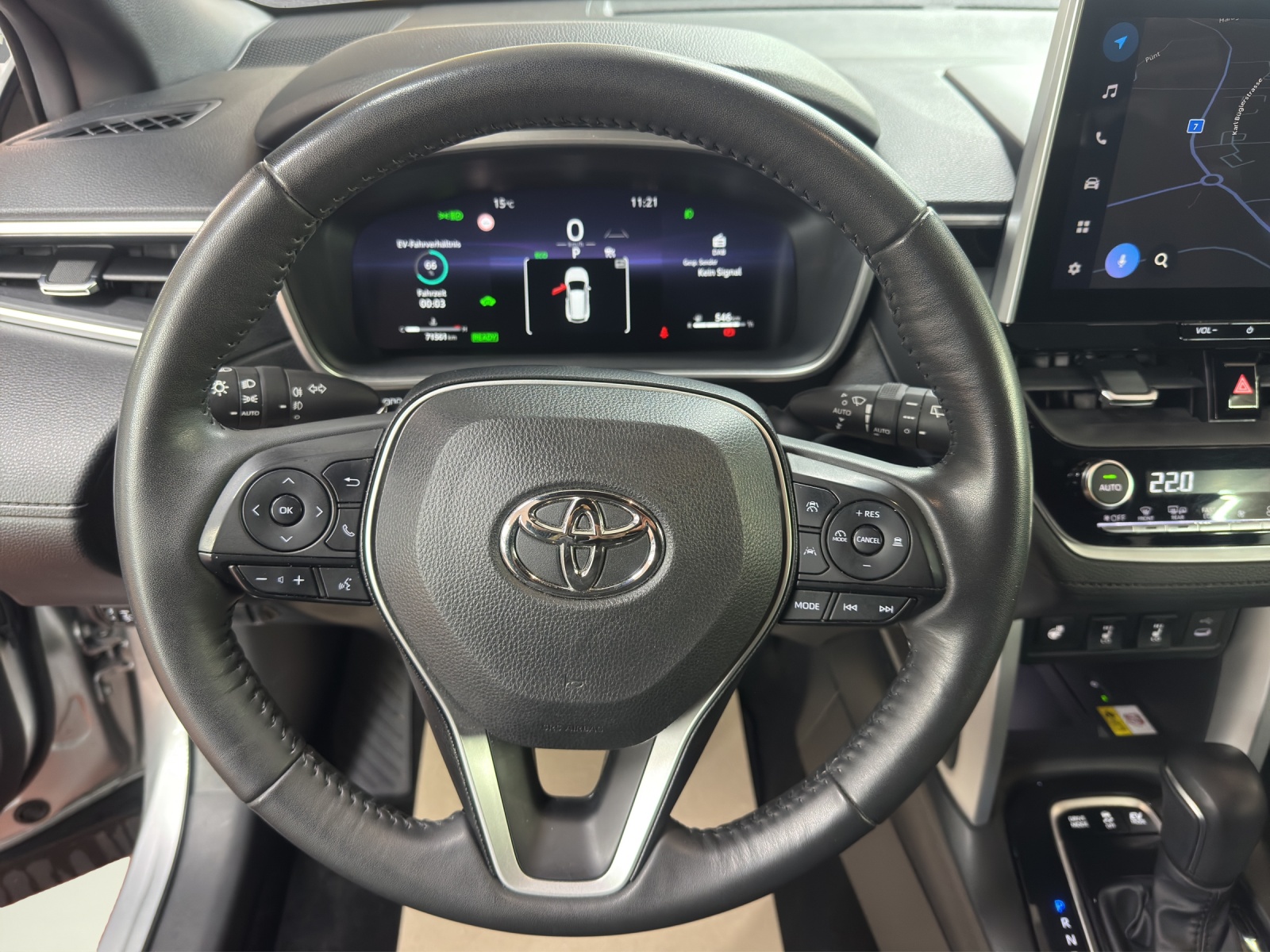 TOYOTA Corolla Cross 2.0 4WD Trend e-CVT-image-9