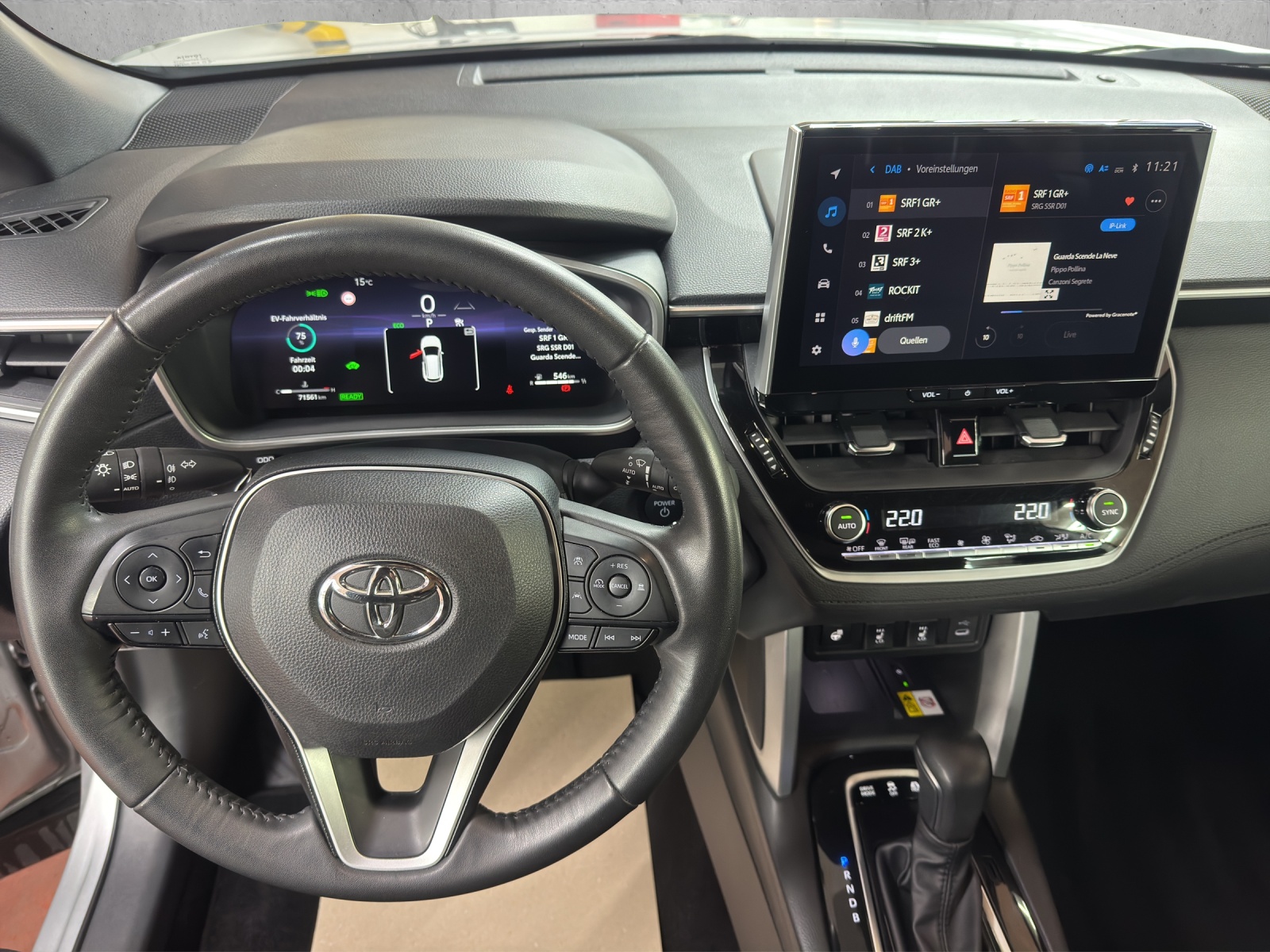 TOYOTA Corolla Cross 2.0 4WD Trend e-CVT-image-8