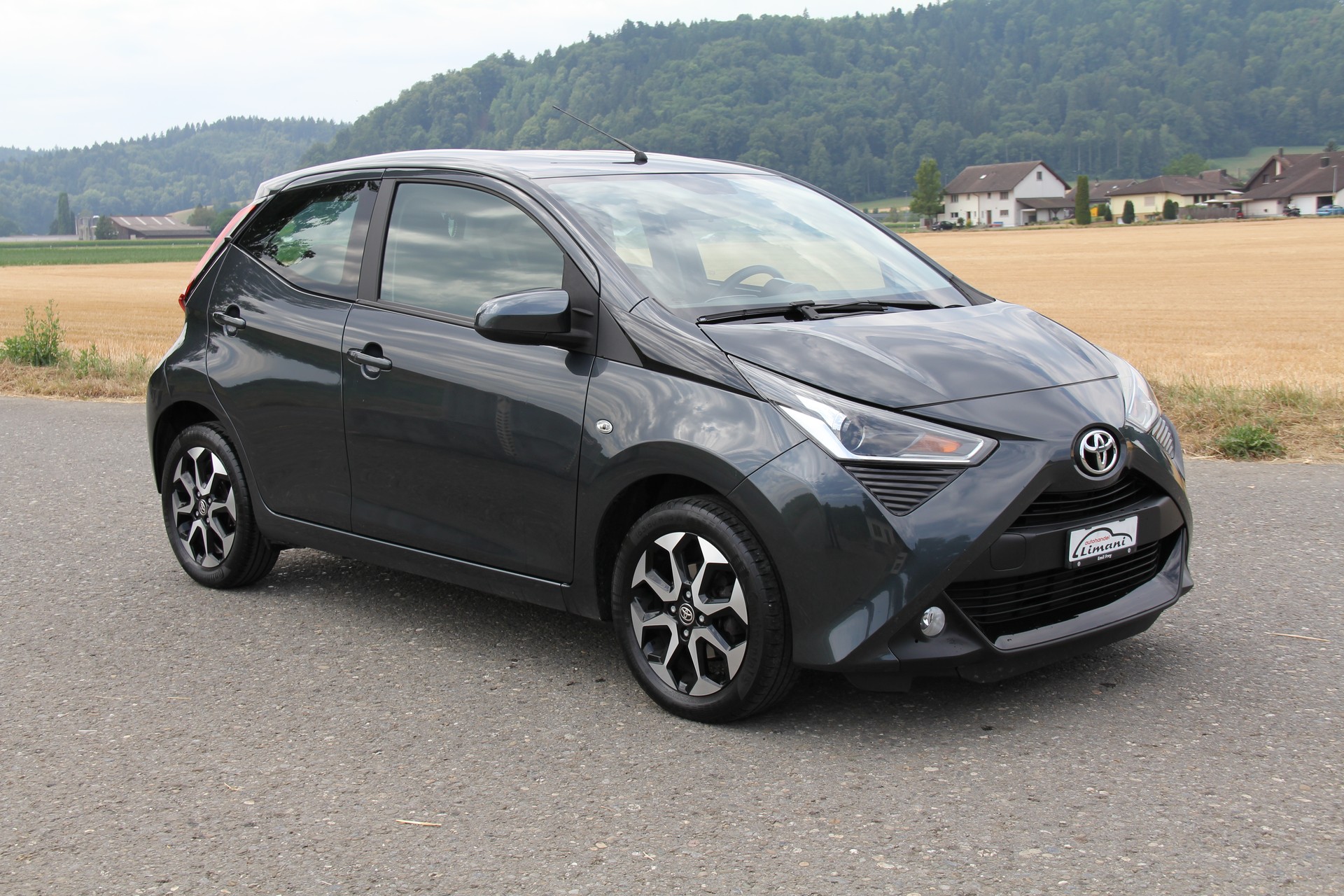 TOYOTA Aygo 1.0 VVT-i Limited Blue-showroom-element-3