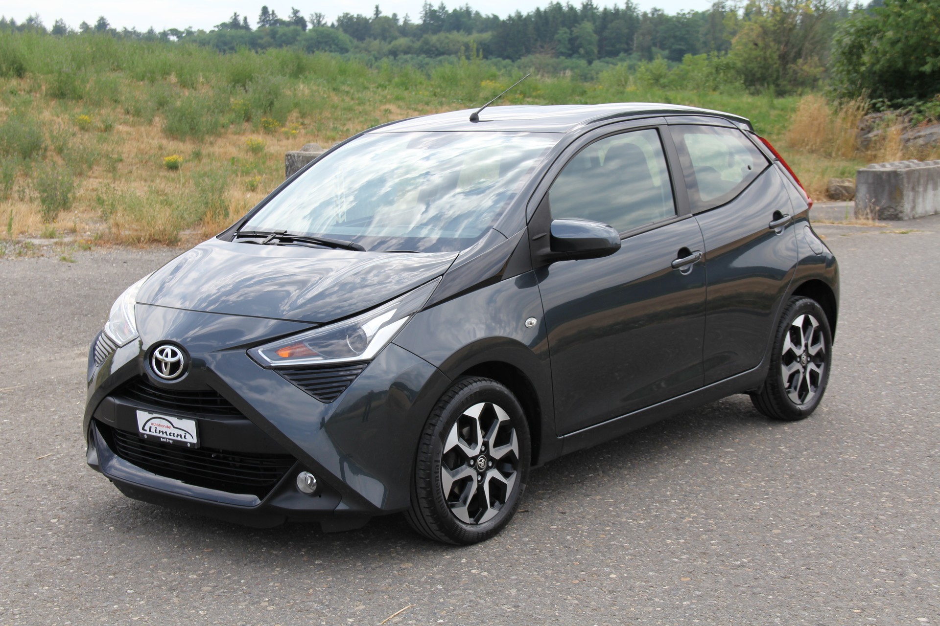 TOYOTA Aygo 1.0 VVT-i Limited Blue-showroom-element-1