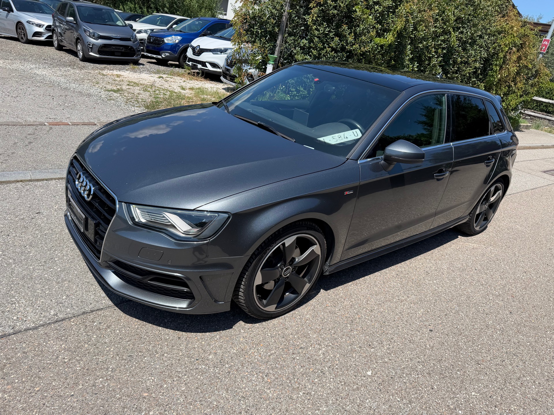 AUDI A3 Sportback 2.0 TDI Attraction quattro S-tronic-image-1