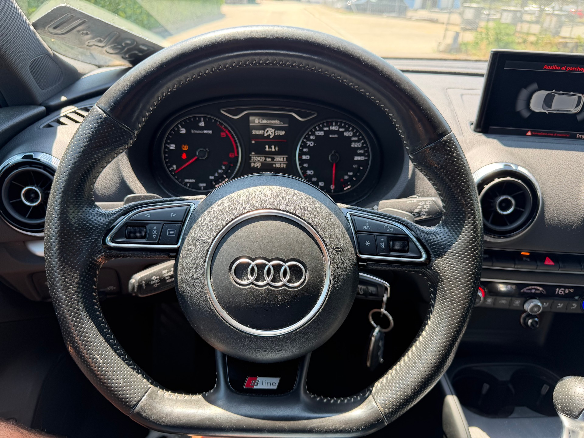 AUDI A3 Sportback 2.0 TDI Attraction quattro S-tronic-image-11