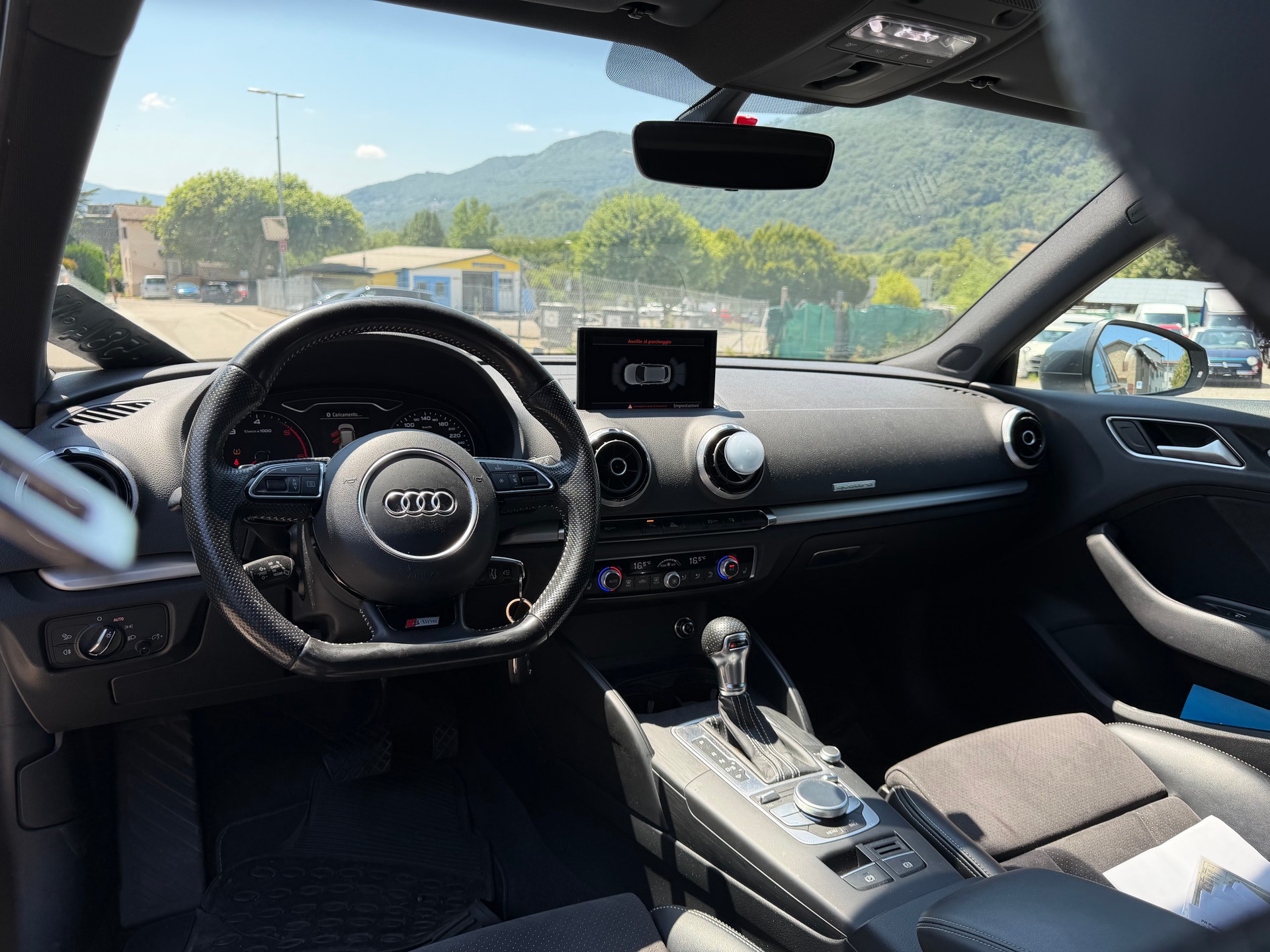 AUDI A3 Sportback 2.0 TDI Attraction quattro S-tronic-image-9