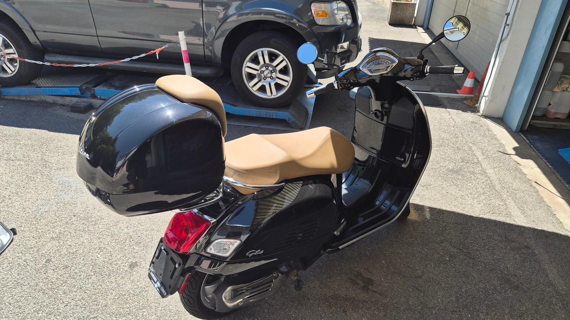PIAGGIO Vespa GTS 125 Touring i.e ABS-image-4