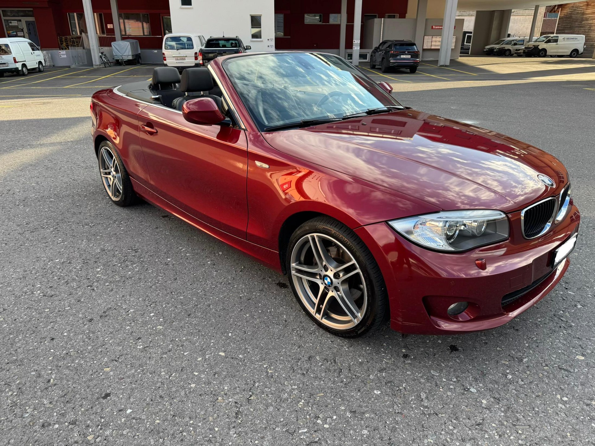 BMW 125i Cabrio-image-2