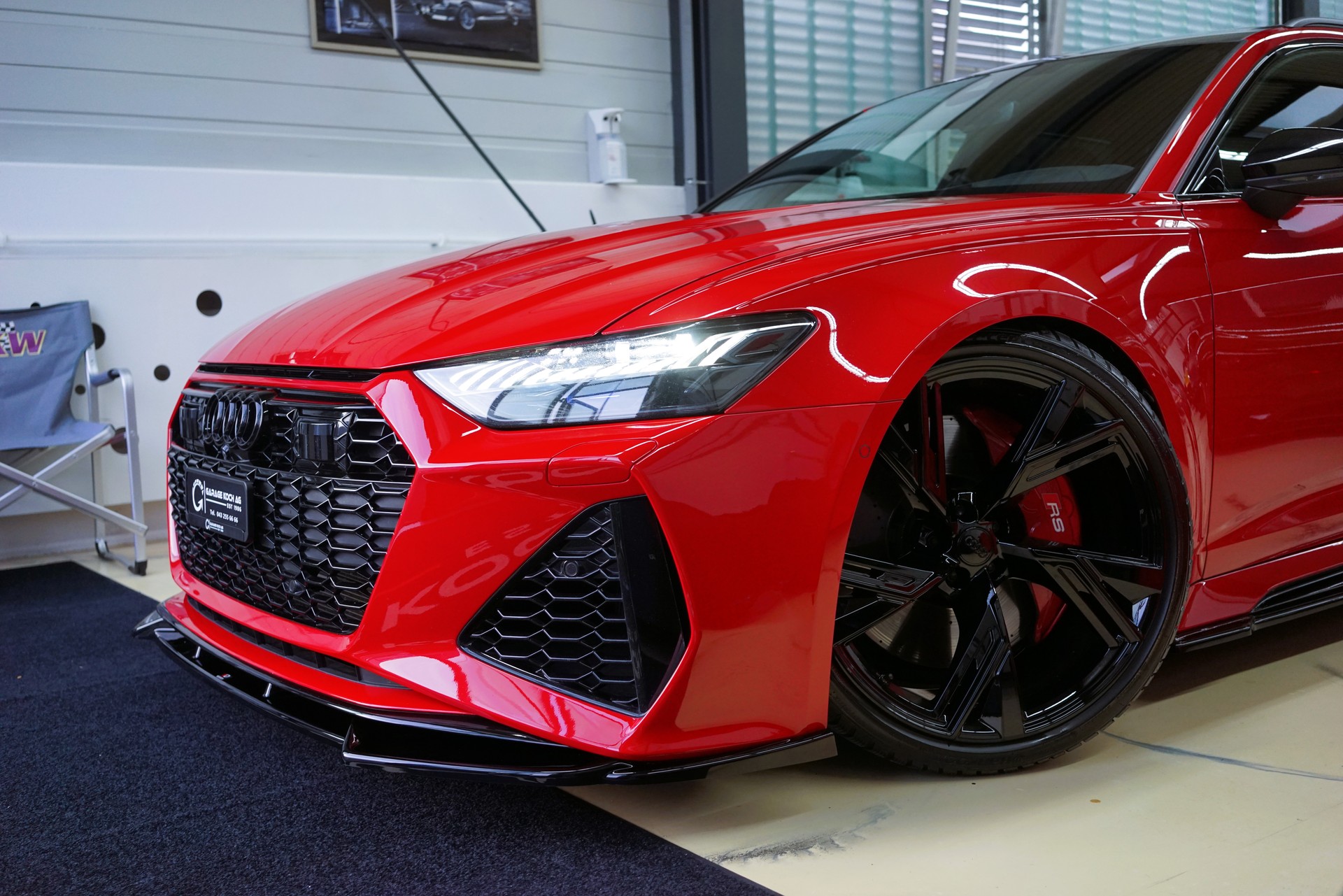 AUDI RS6 Avant 4.0 TFSI V8 quattro / Tango-Rot **-showroom-element-3