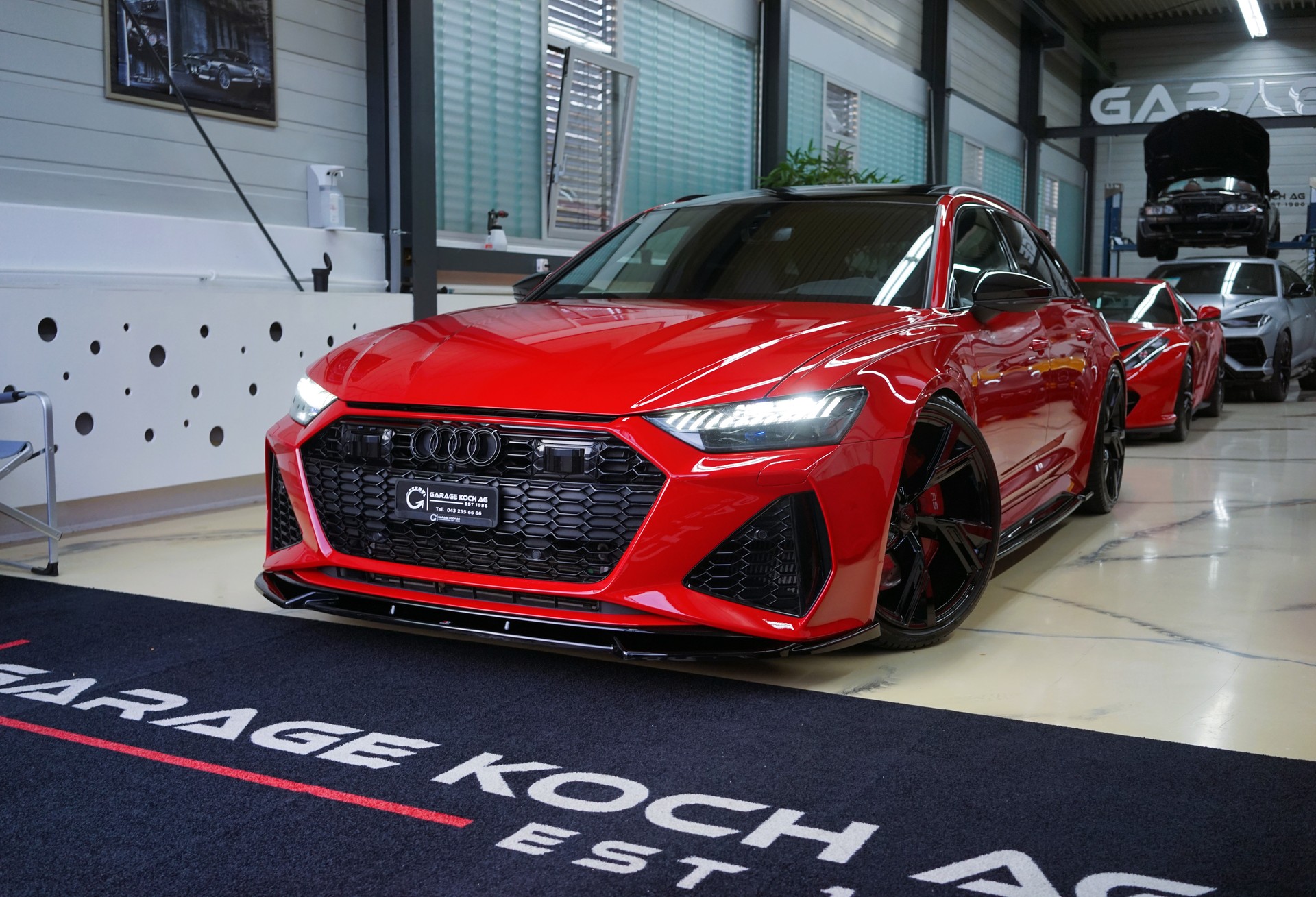 AUDI RS6 Avant 4.0 TFSI V8 quattro / Tango-Rot **