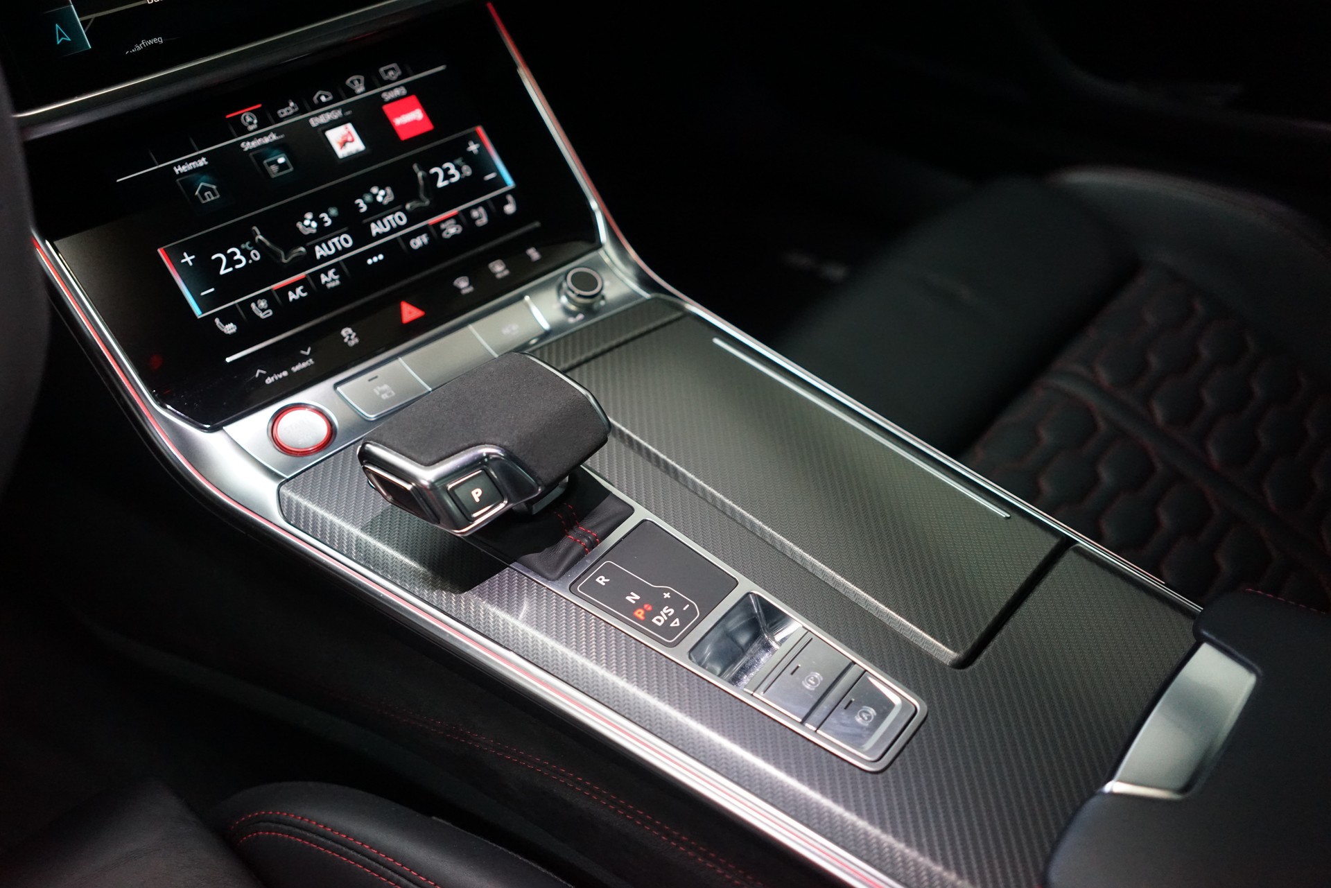 AUDI RS6 Avant 4.0 TFSI V8 quattro / Tango-Rot **-image-18