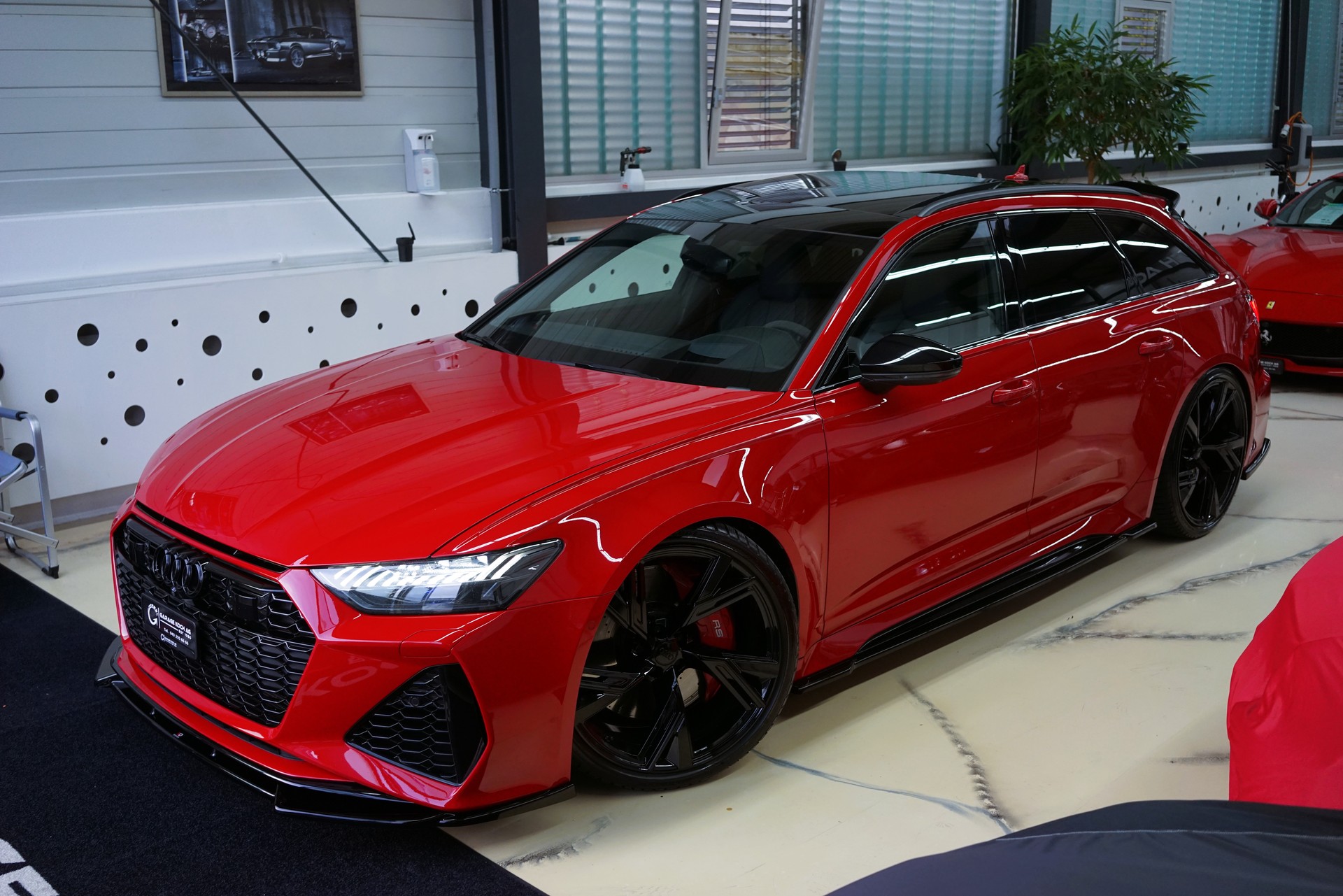 AUDI RS6 Avant 4.0 TFSI V8 quattro / Tango-Rot **-showroom-element-2