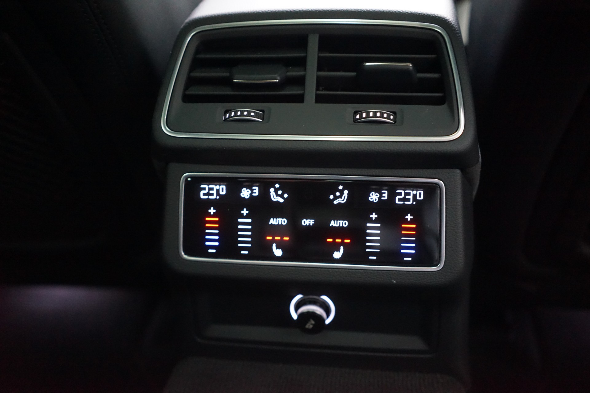 AUDI RS6 Avant 4.0 TFSI V8 quattro / Tango-Rot **-image-30