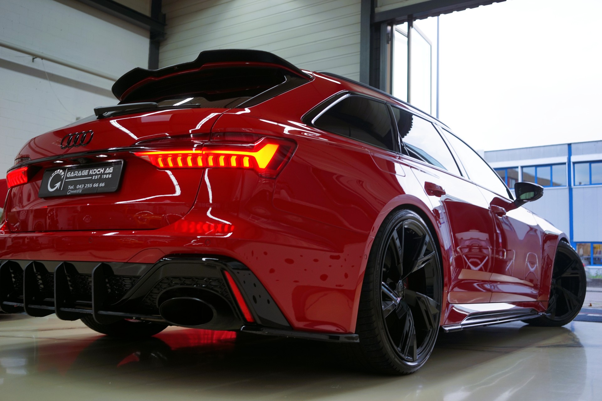 AUDI RS6 Avant 4.0 TFSI V8 quattro / Tango-Rot **-image-9