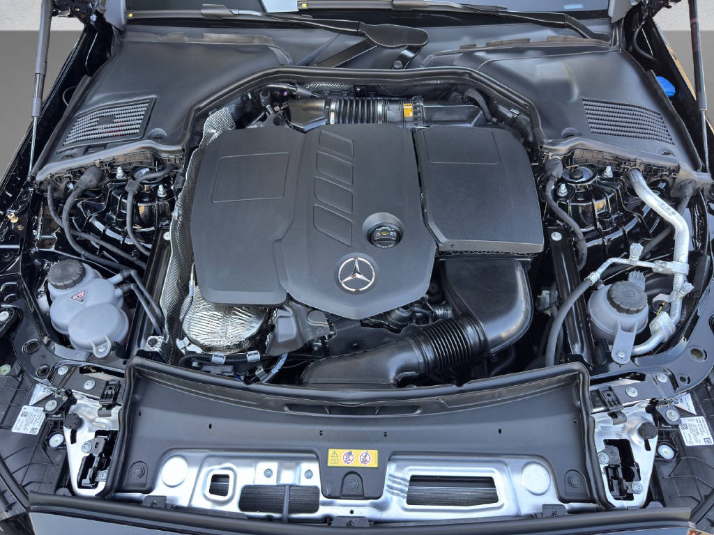 MERCEDES-BENZ C 220 d AMG Line 4Matic Swiss Star T-Modell-image-8