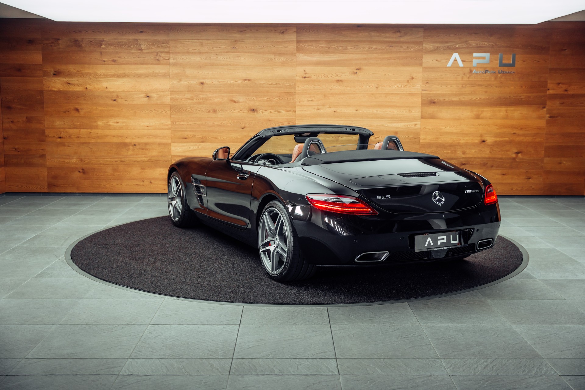MERCEDES-BENZ SLS 63 AMG Roadster Speedshift-showroom-element-2