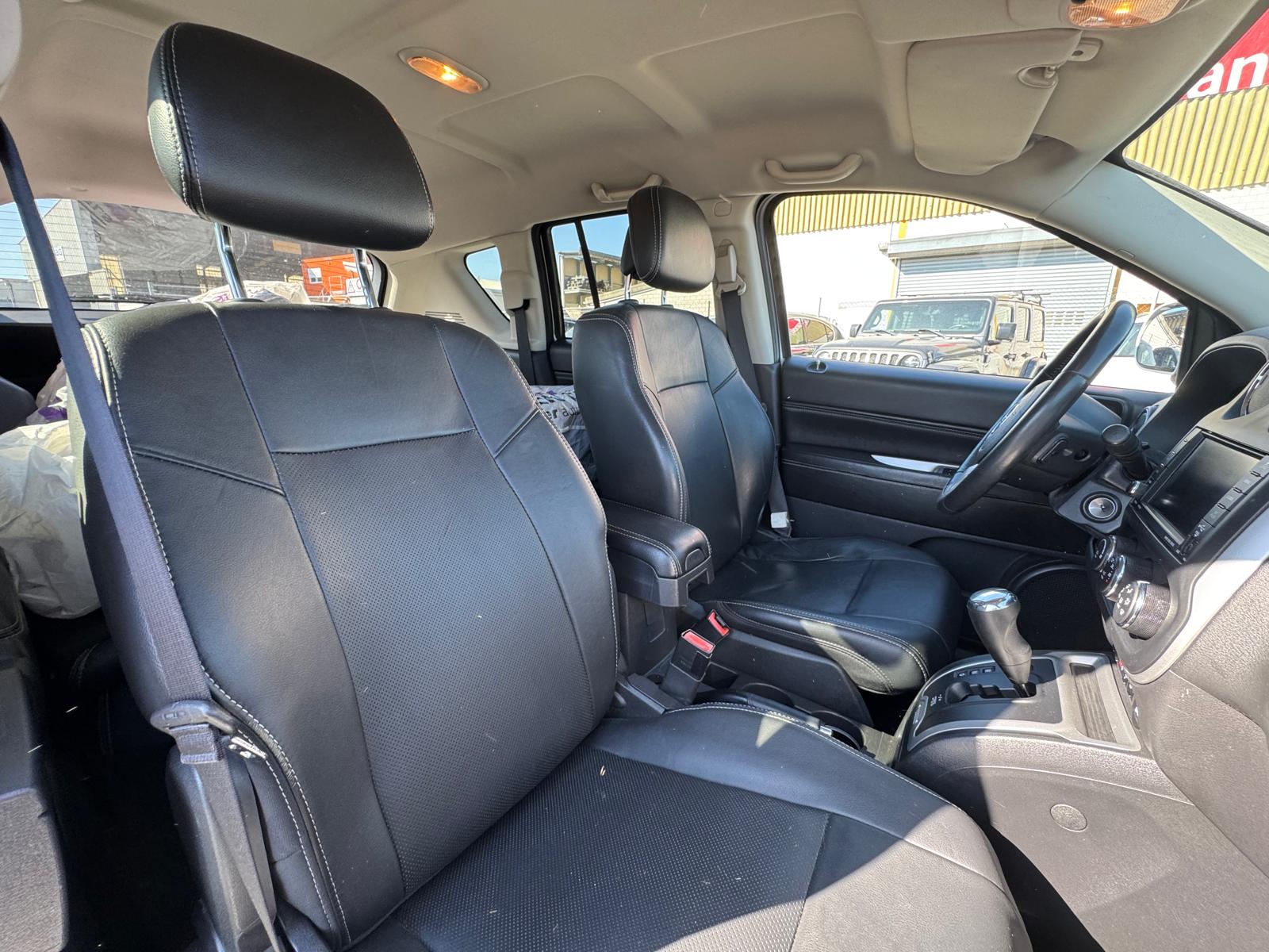 JEEP Compass 2.4 Limited Automatic-image-8