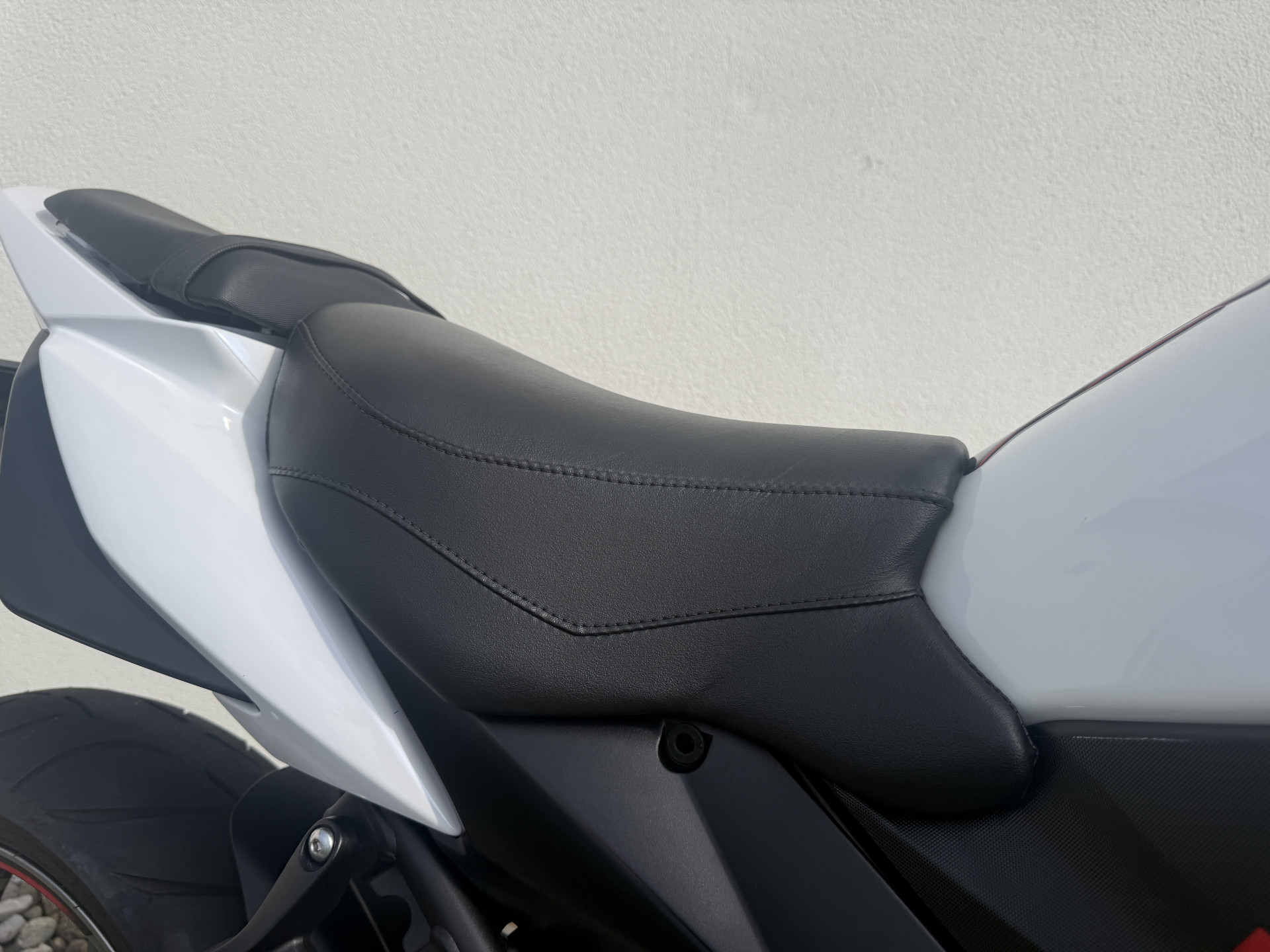 SUZUKI GSR 750 A/U Freegun-image-7