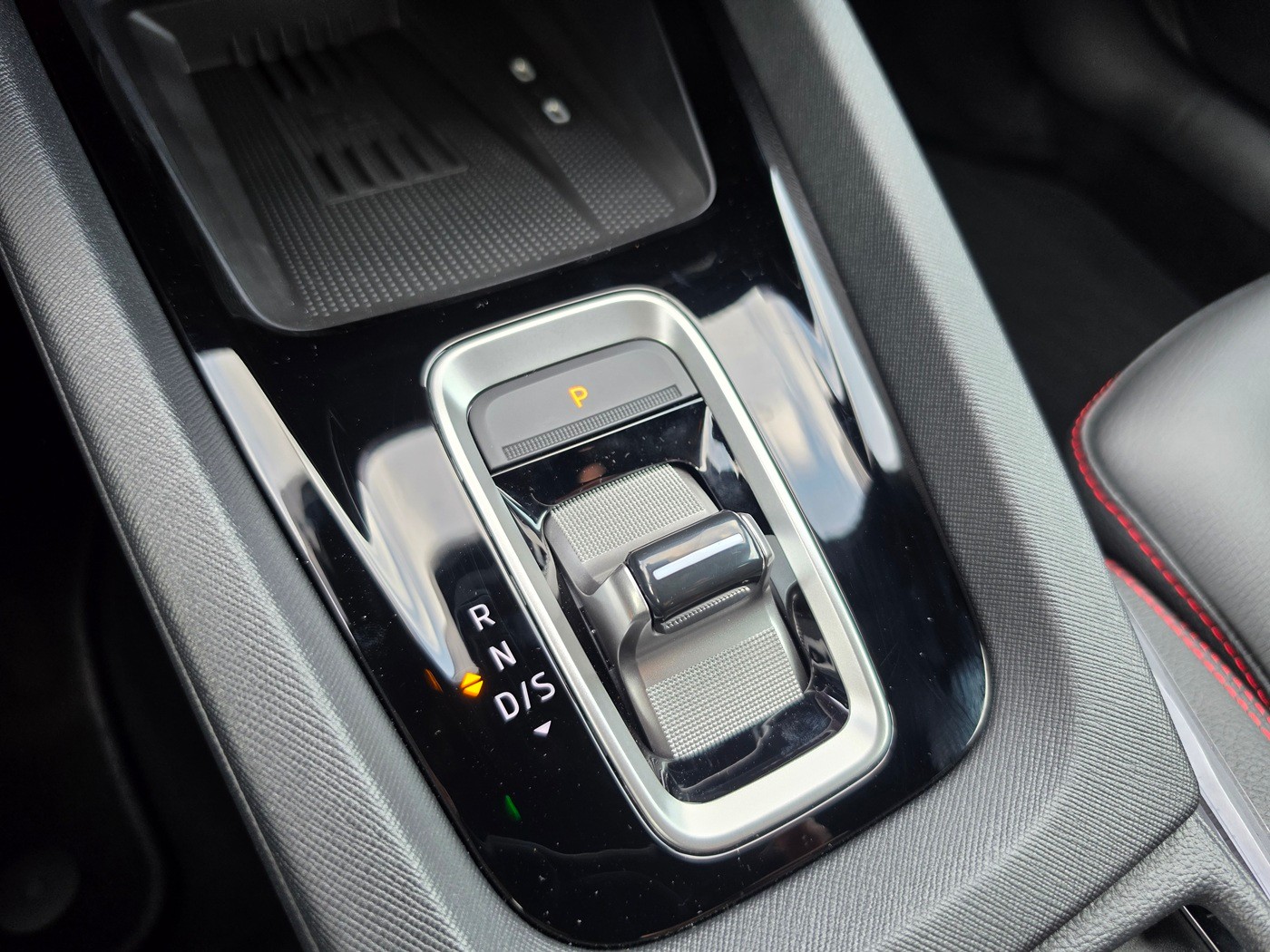 SKODA Octavia Combi 2.0 TSI DSG RS 30 Years Edition-image-13